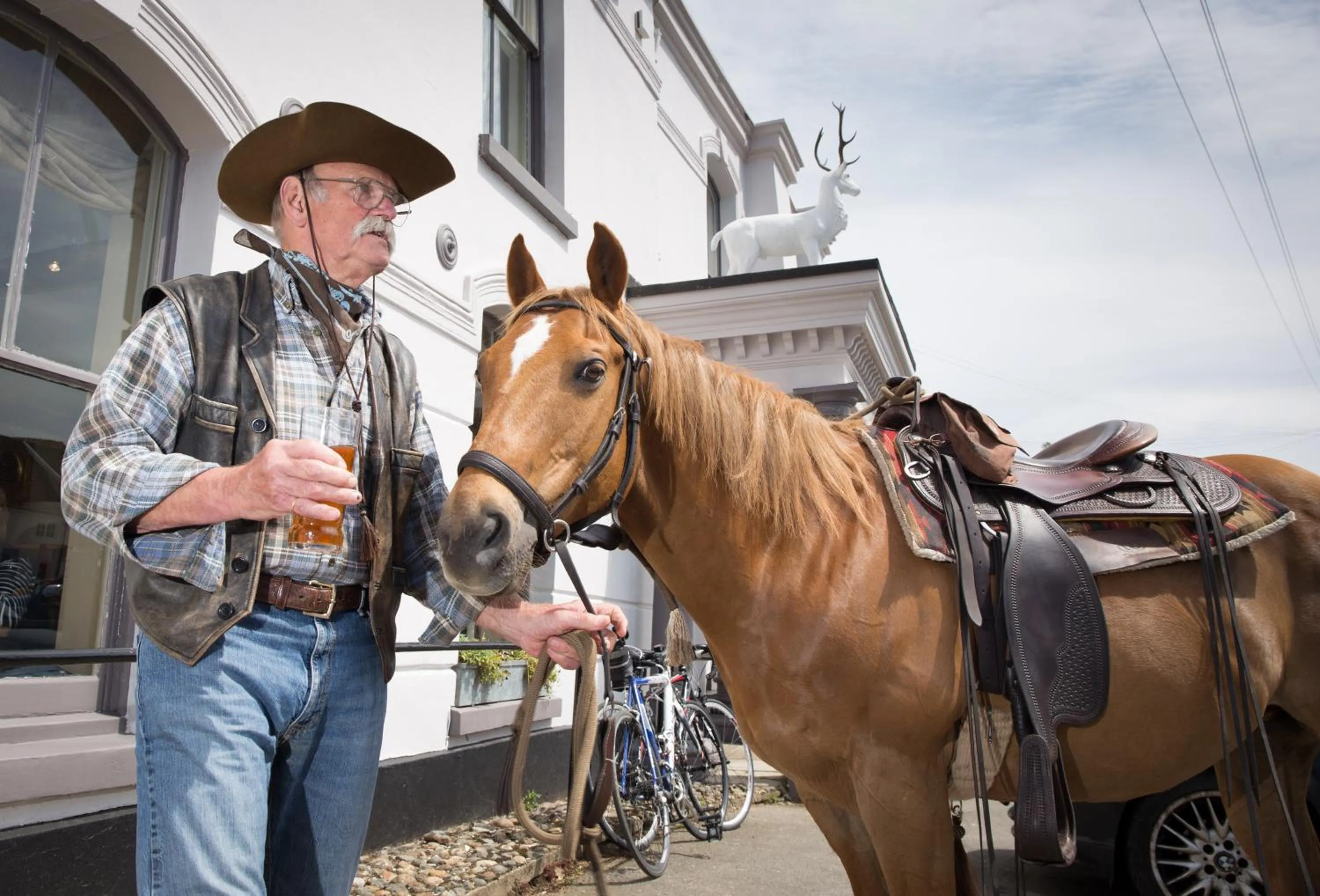 Facade/entrance in The White Hart Hotel