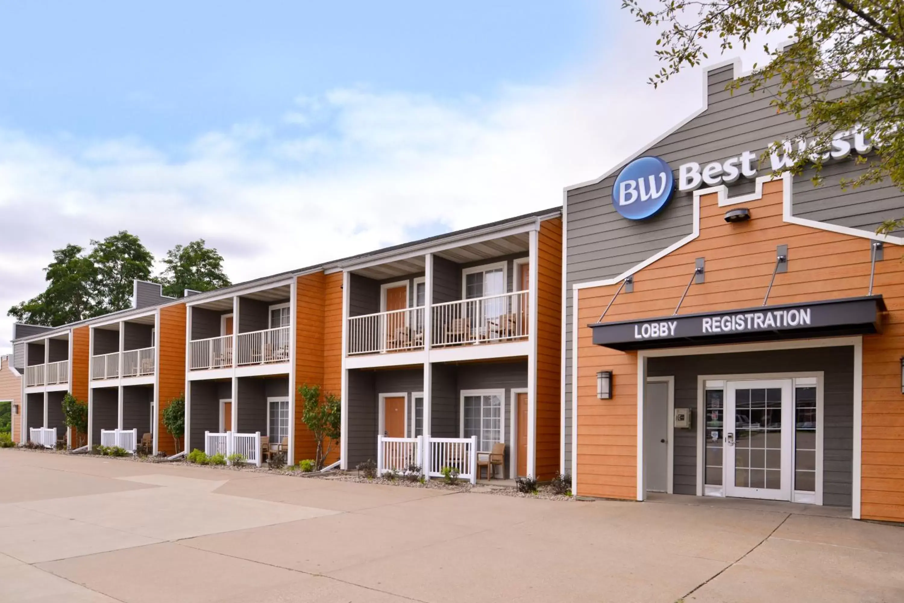 Facade/entrance, Property Building in Best Western Galena Inn & Suites