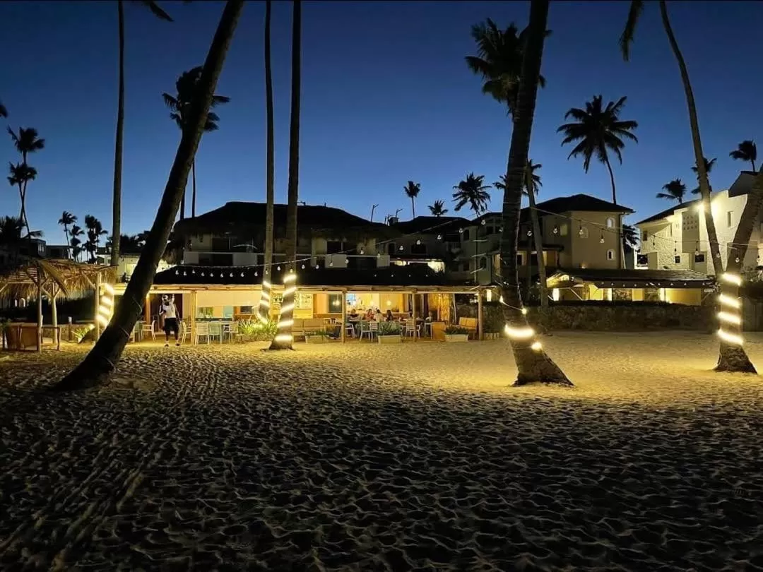 Villa Blanca Beach Club