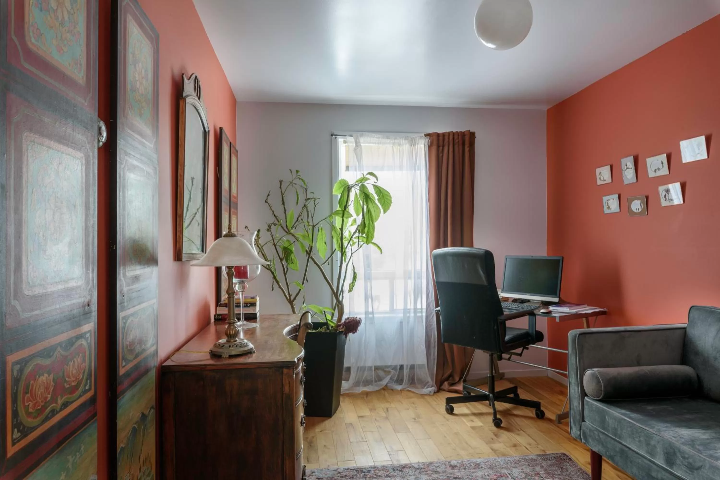 TV/Entertainment Center in Maison Sherman's house