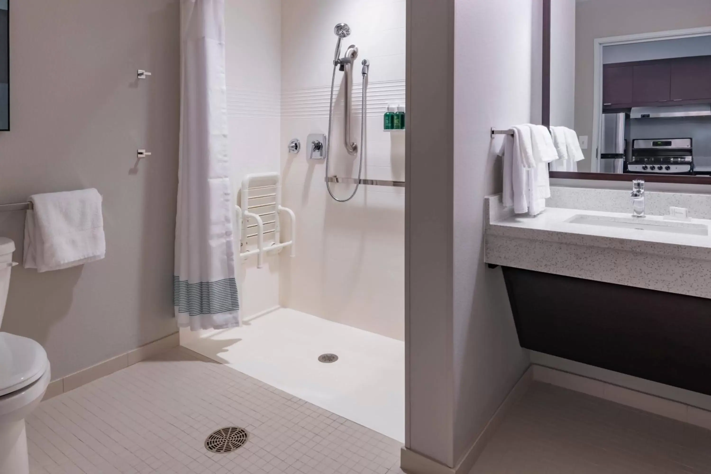 Bathroom in TownePlace Suites by Marriott Leavenworth