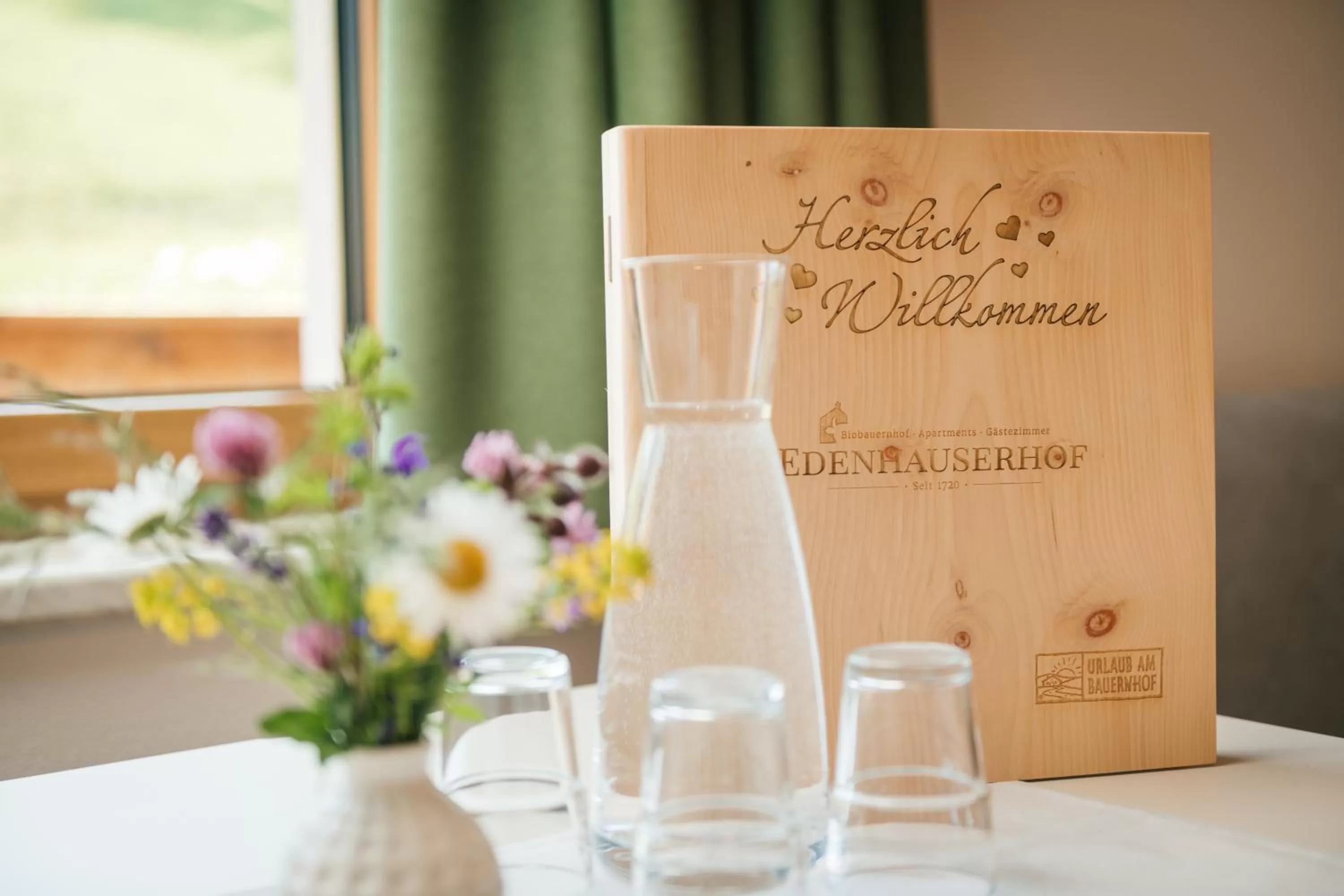 Logo/Certificate/Sign in Edenhauserhof