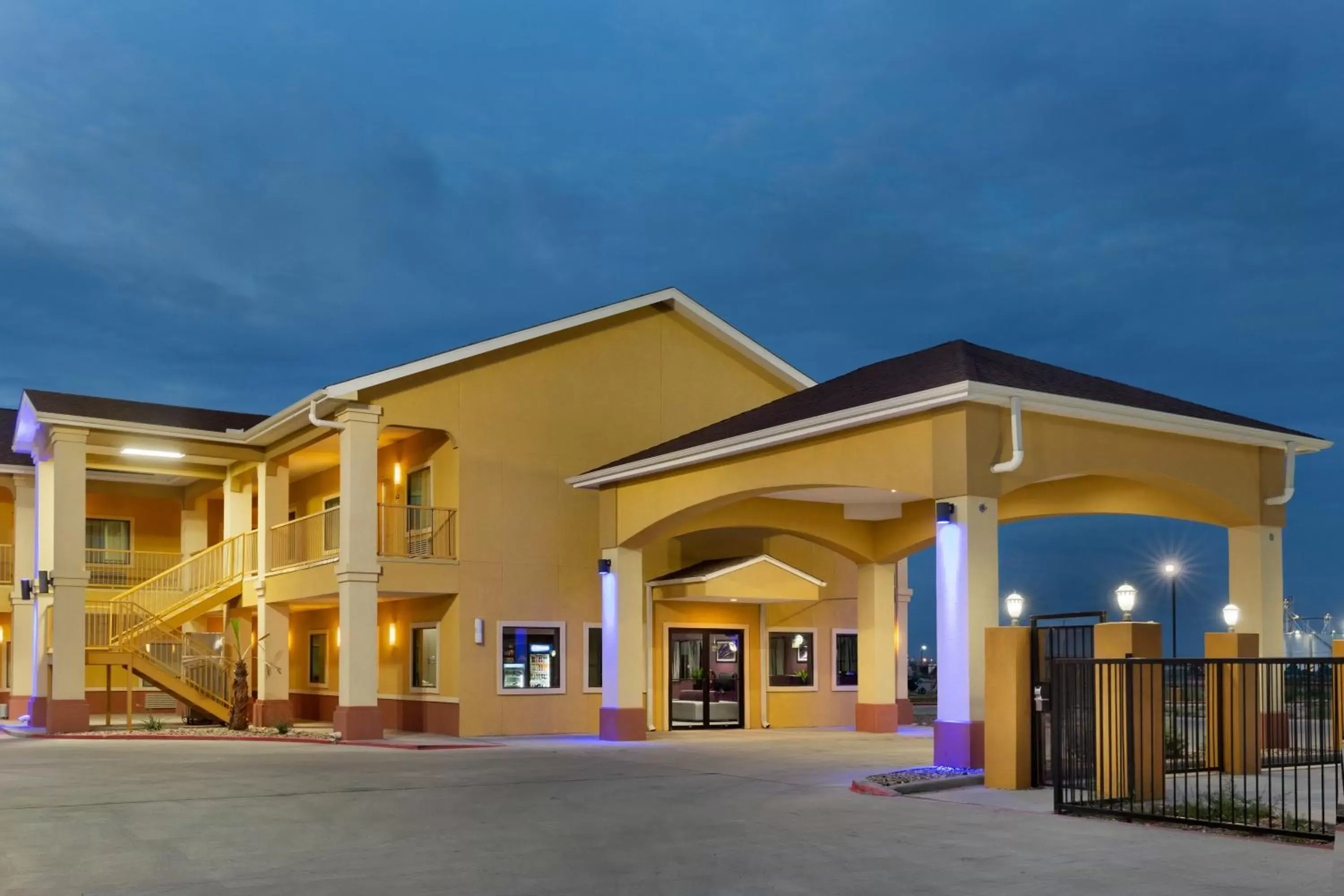 Property building in Days Inn by Wyndham Odessa Property building in Days Inn by Wyndham Odessa