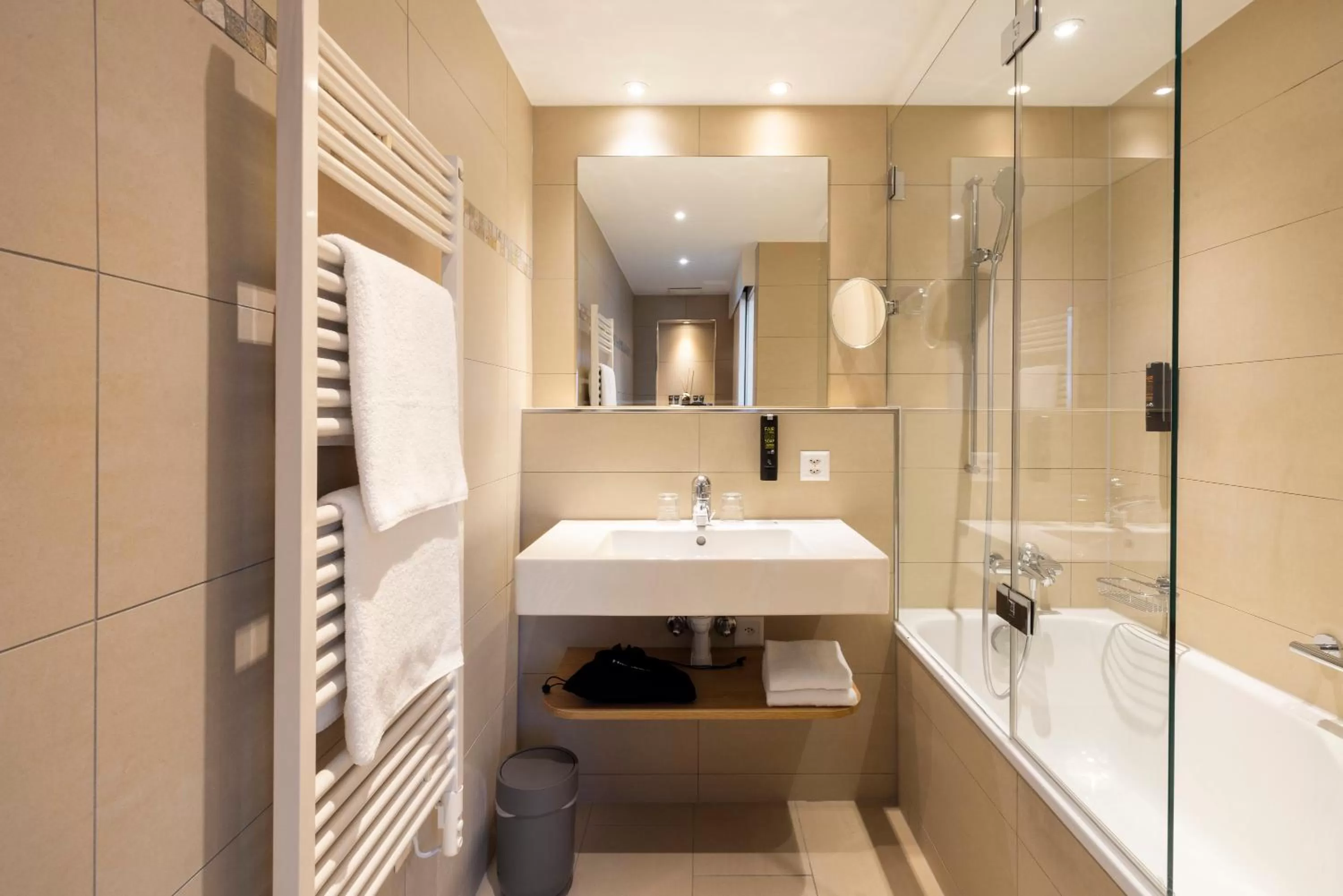 Bathroom in Fred Hotel Zürich Hauptbahnhof