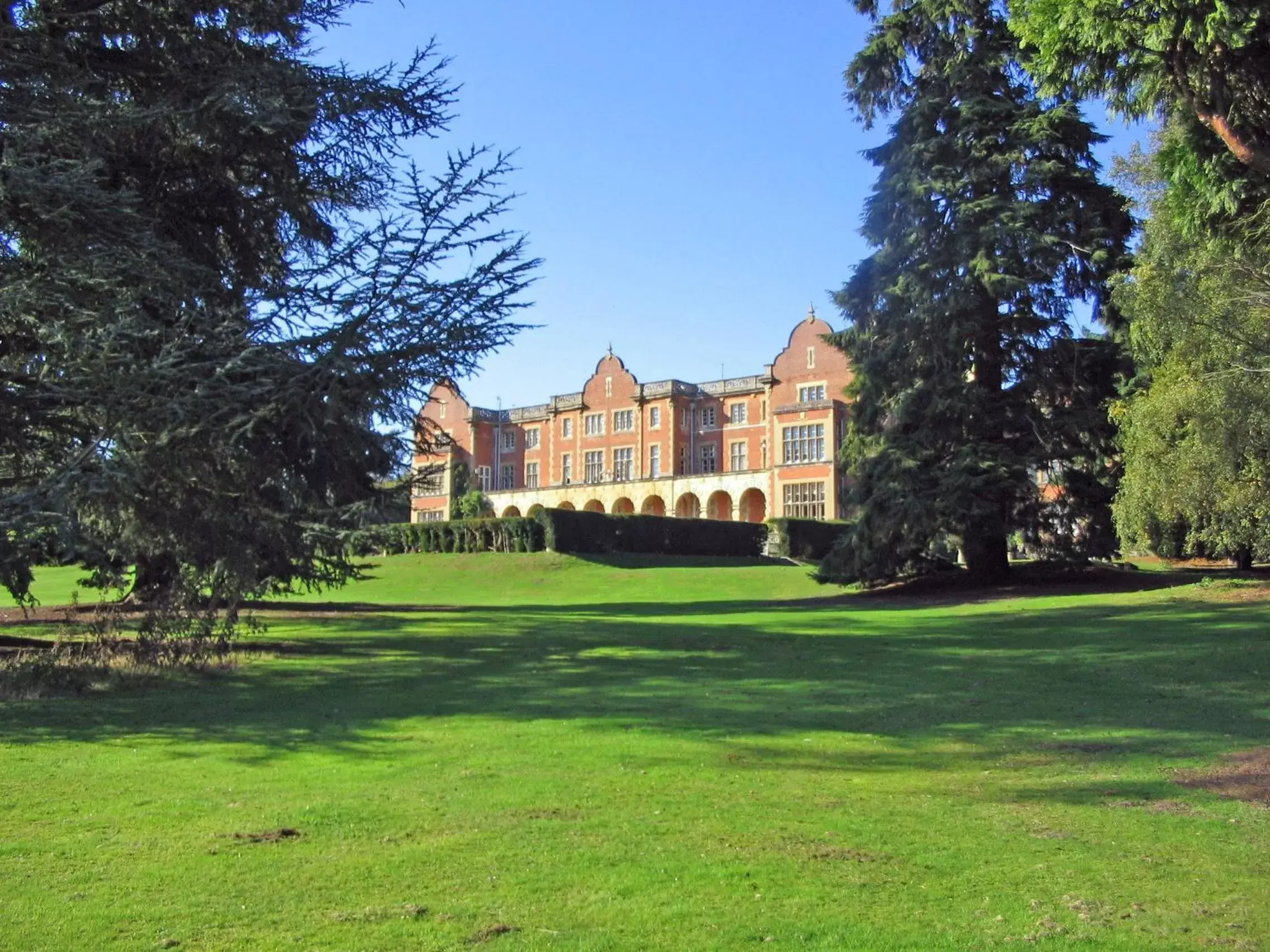 Garden, Property Building in Easthampstead Park