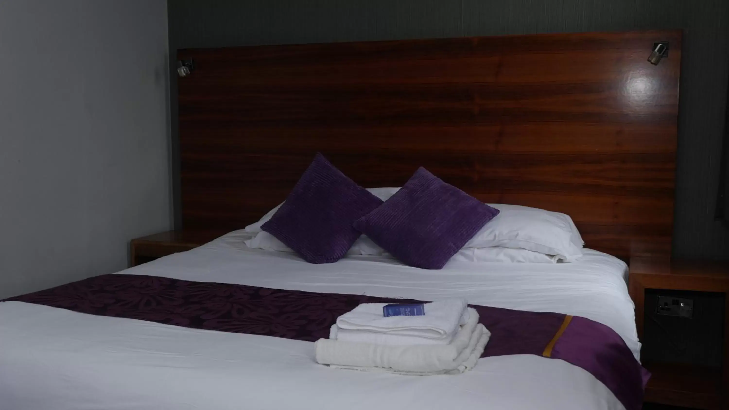 Standard Double Room in Bennetts Hotel Standard Double Room in Bennetts Hotel