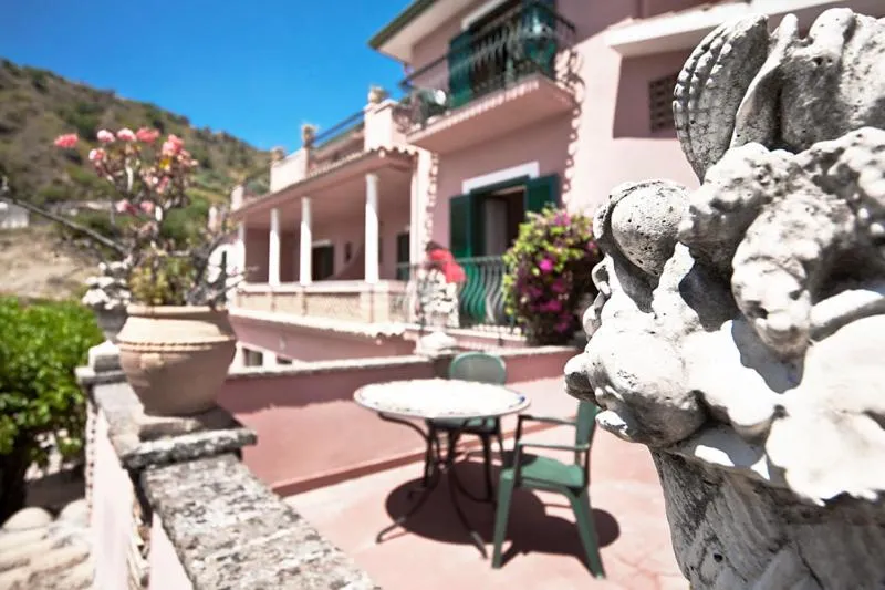 Balcony/Terrace in Hotel Villa Sirina