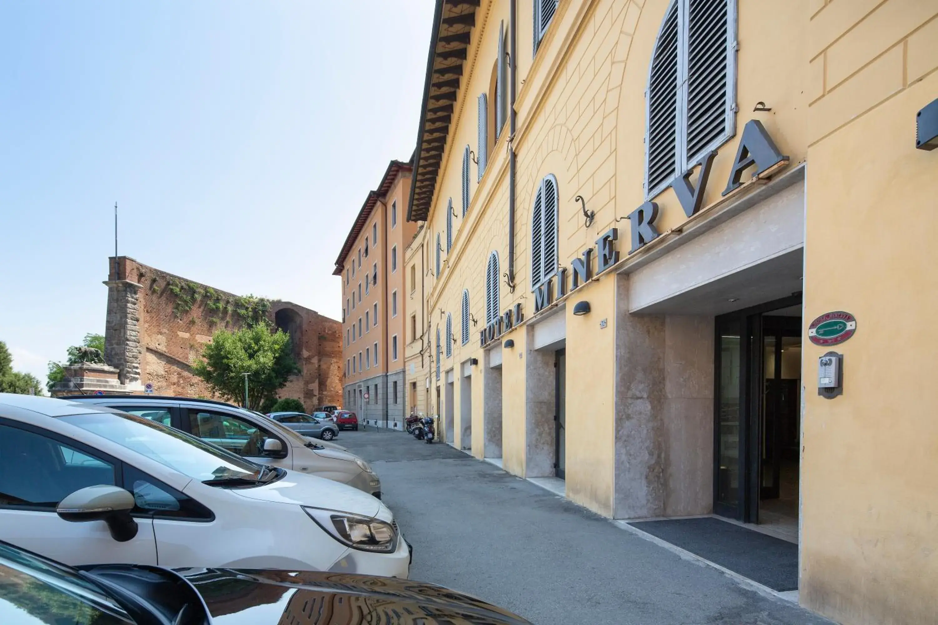 Facade/entrance, Neighborhood in Hotel Minerva