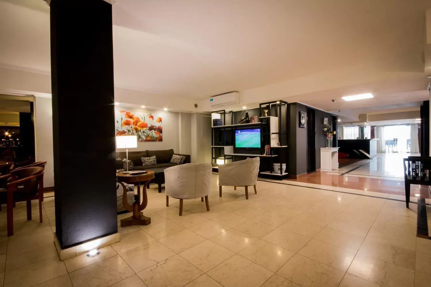 Living room, Lobby/Reception in Gran Hotel Buenos Aires