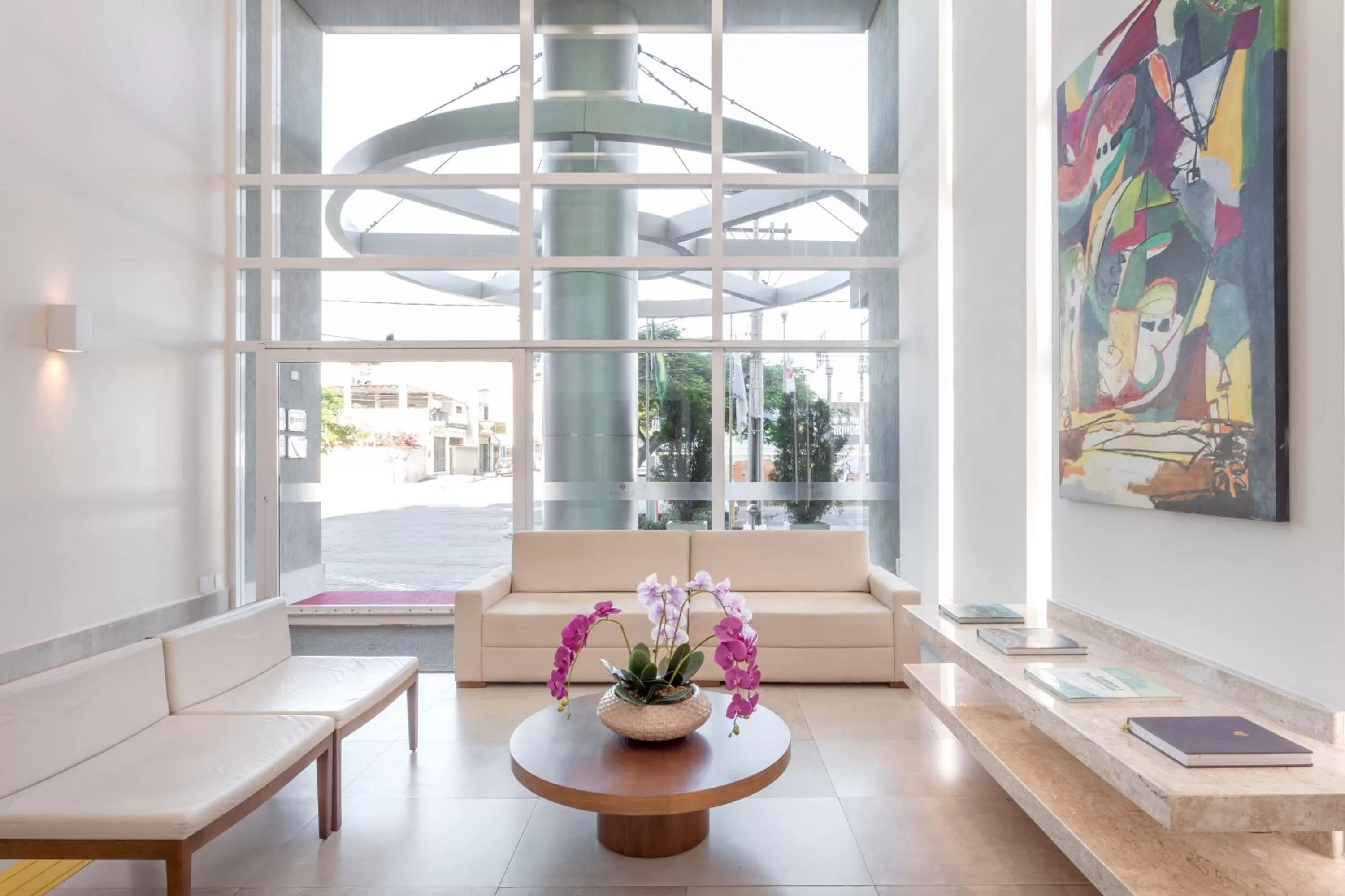 Lobby or reception in Ramada by Wyndham Macae Hotel & Suites