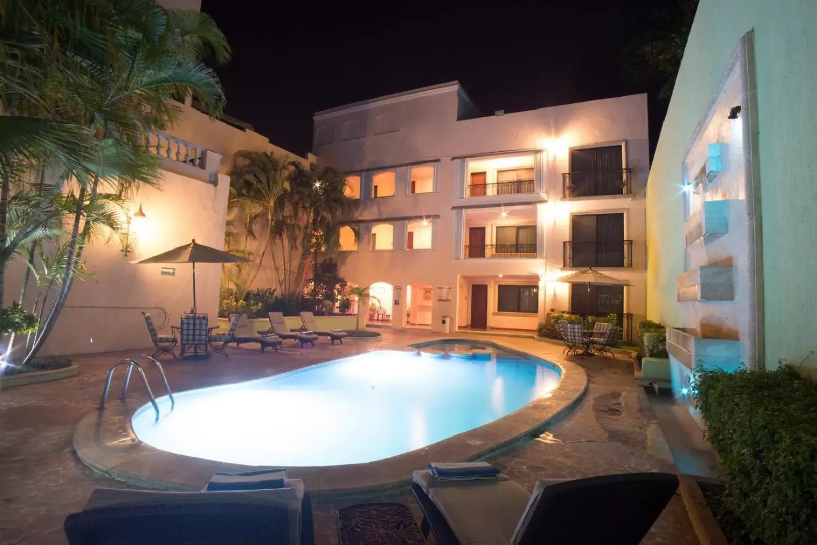 Swimming pool, Property Building in Hotel del Gobernador