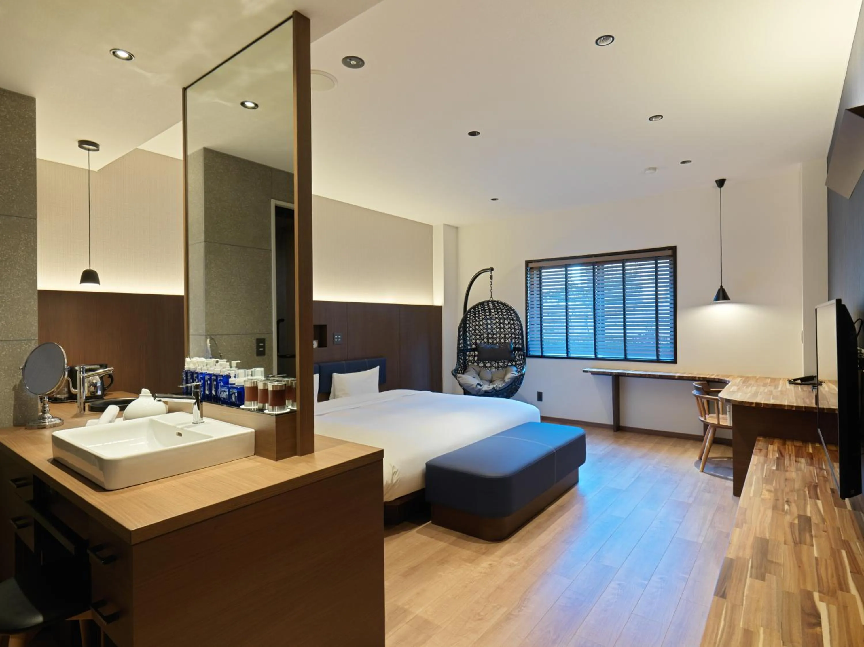 Photo of the whole room, Bed in Lake Shikotsu Tsuruga Resort Spa Mizu no Uta