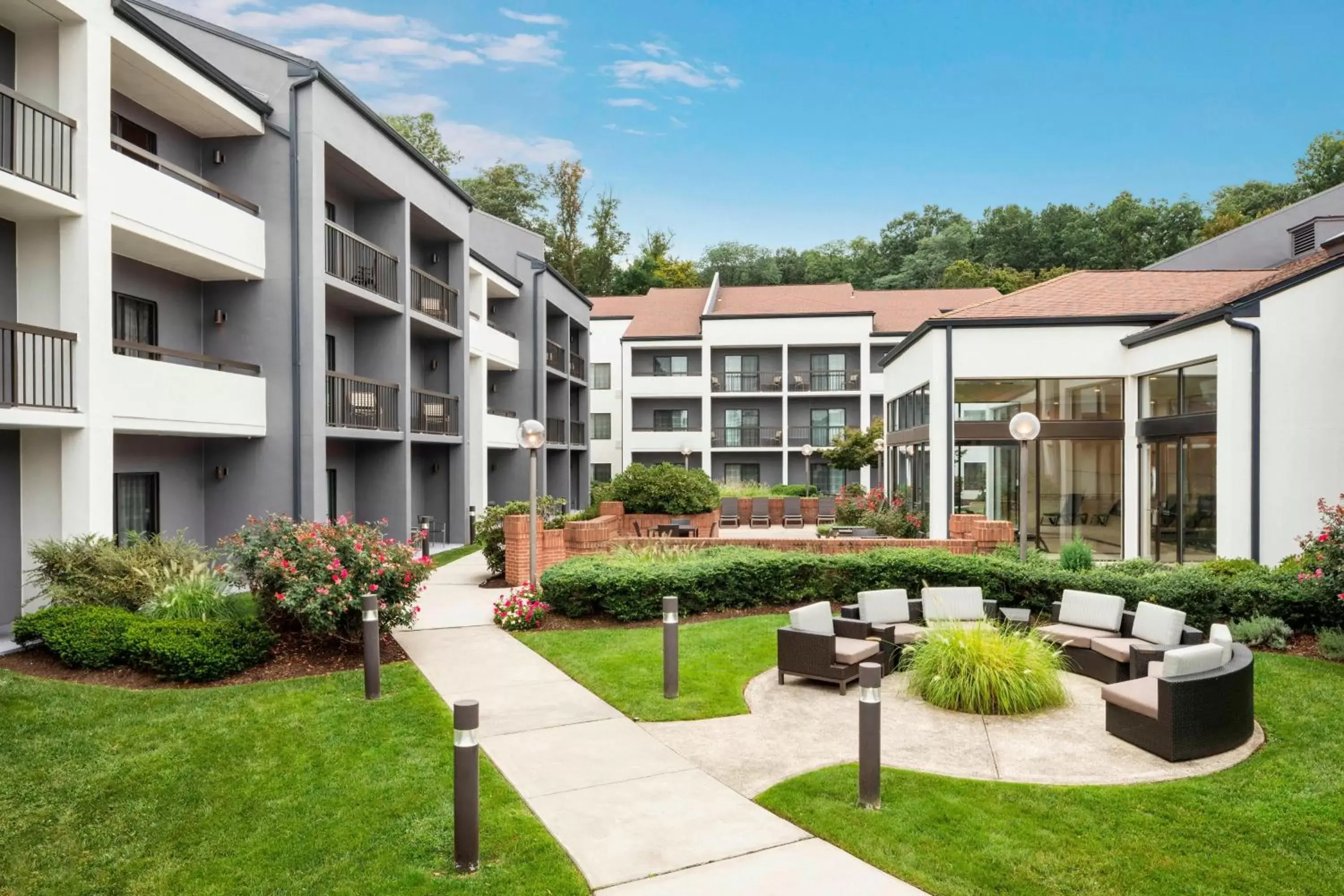 Property Building in Courtyard by Marriott Tarrytown Westchester County