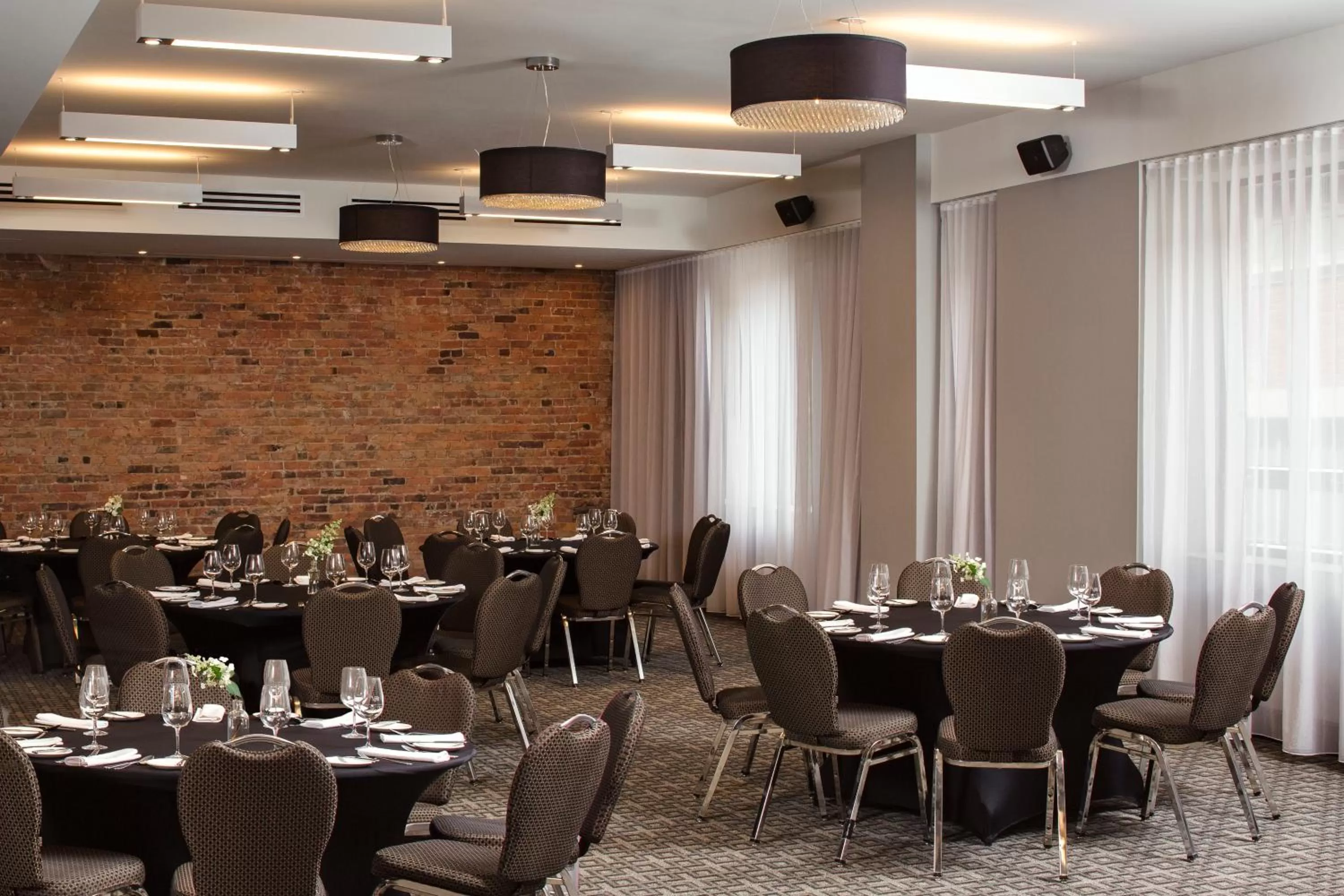 Business facilities in Hotel Place D'Armes