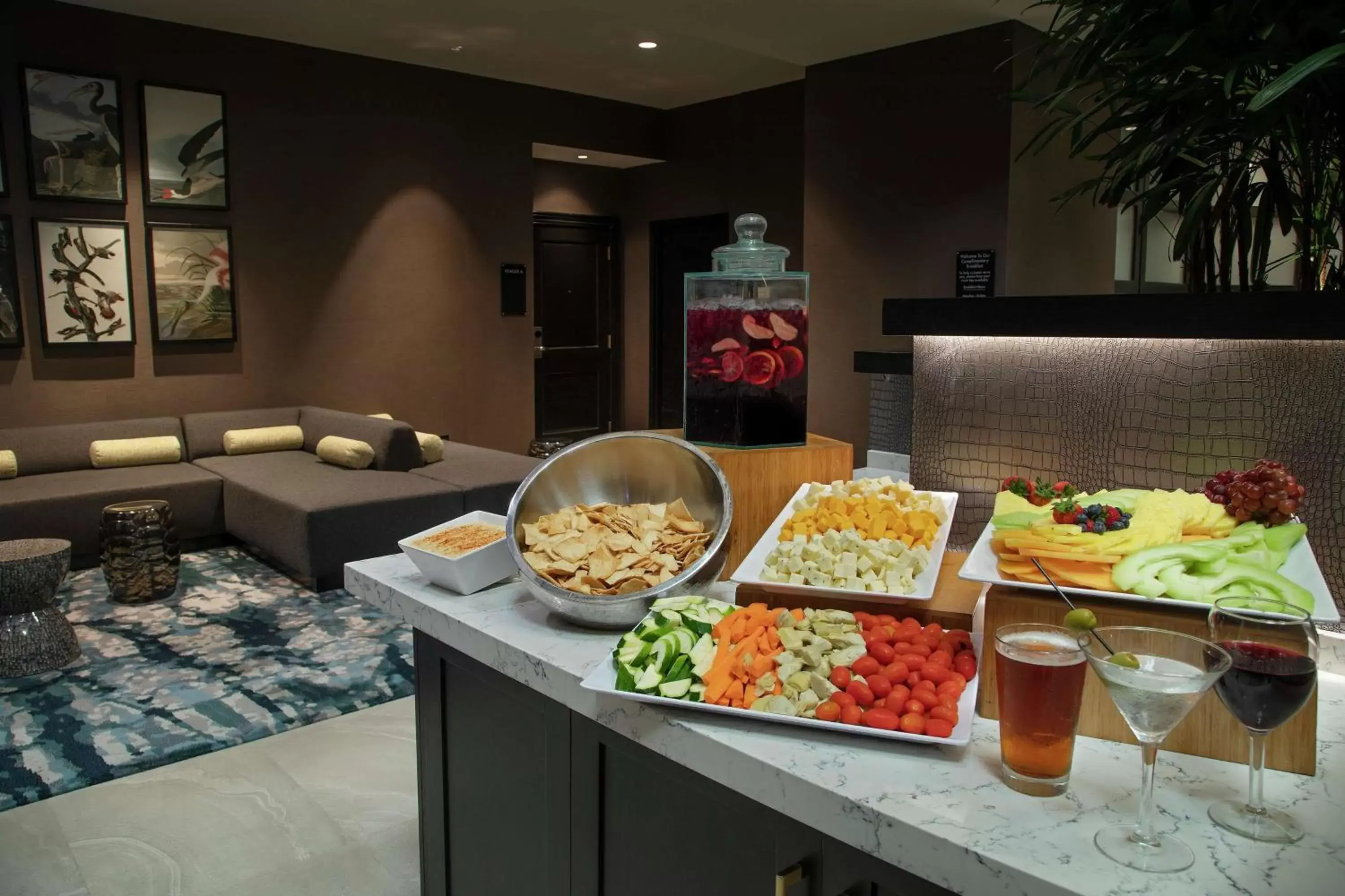Lounge or bar in Embassy Suites by Hilton Orlando Airport Lounge or bar in Embassy Suites by Hilton Orlando Airport