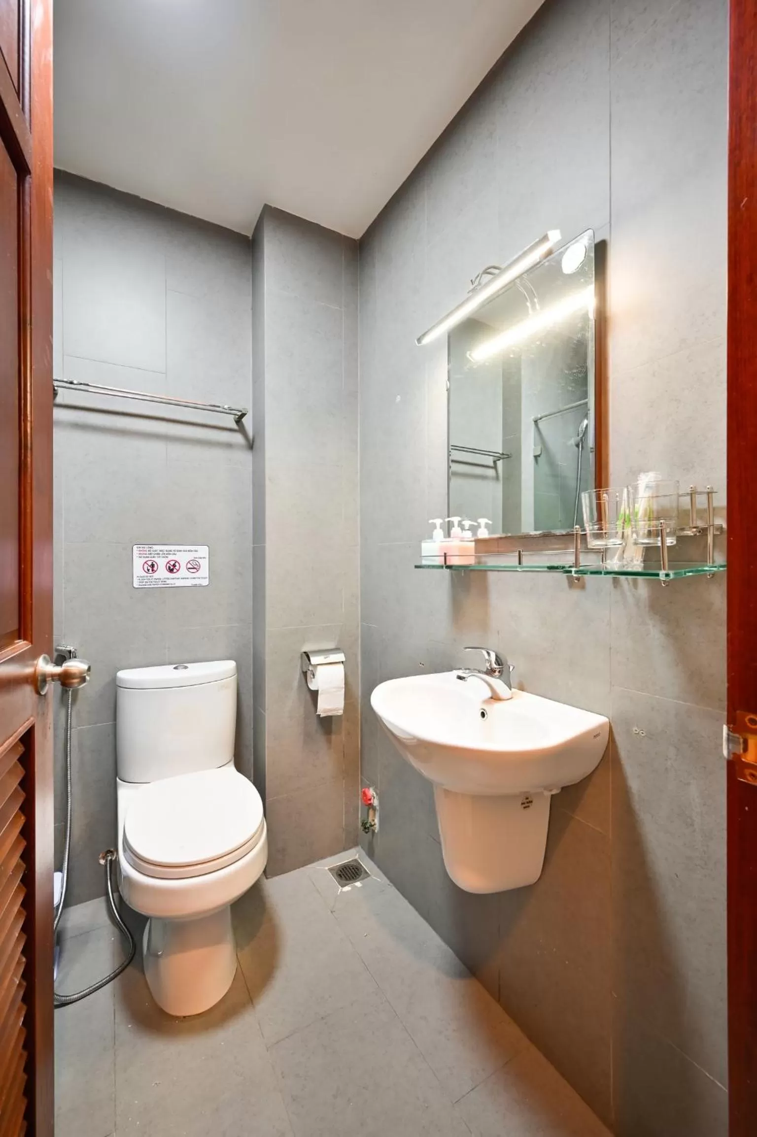 Bathroom in Huyen Homestay