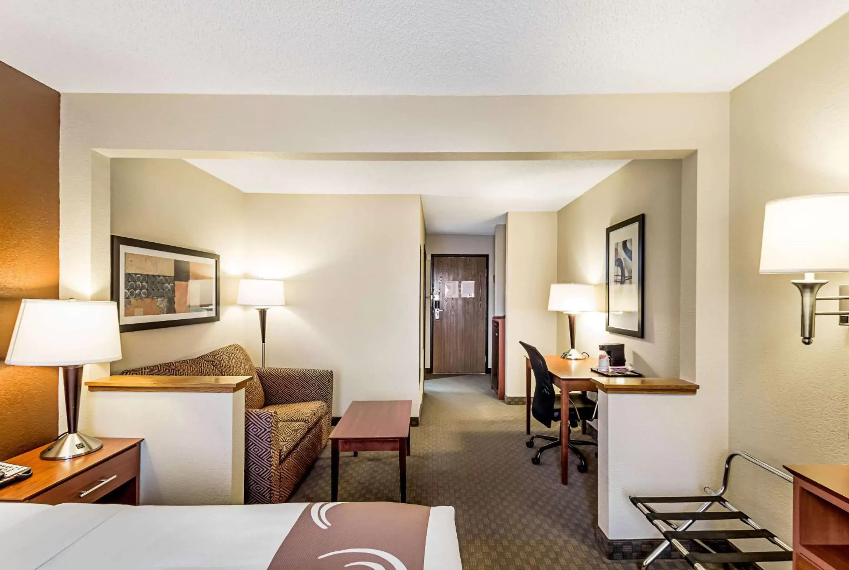 Photo of the whole room, Seating Area in Quality Inn Sheboygan