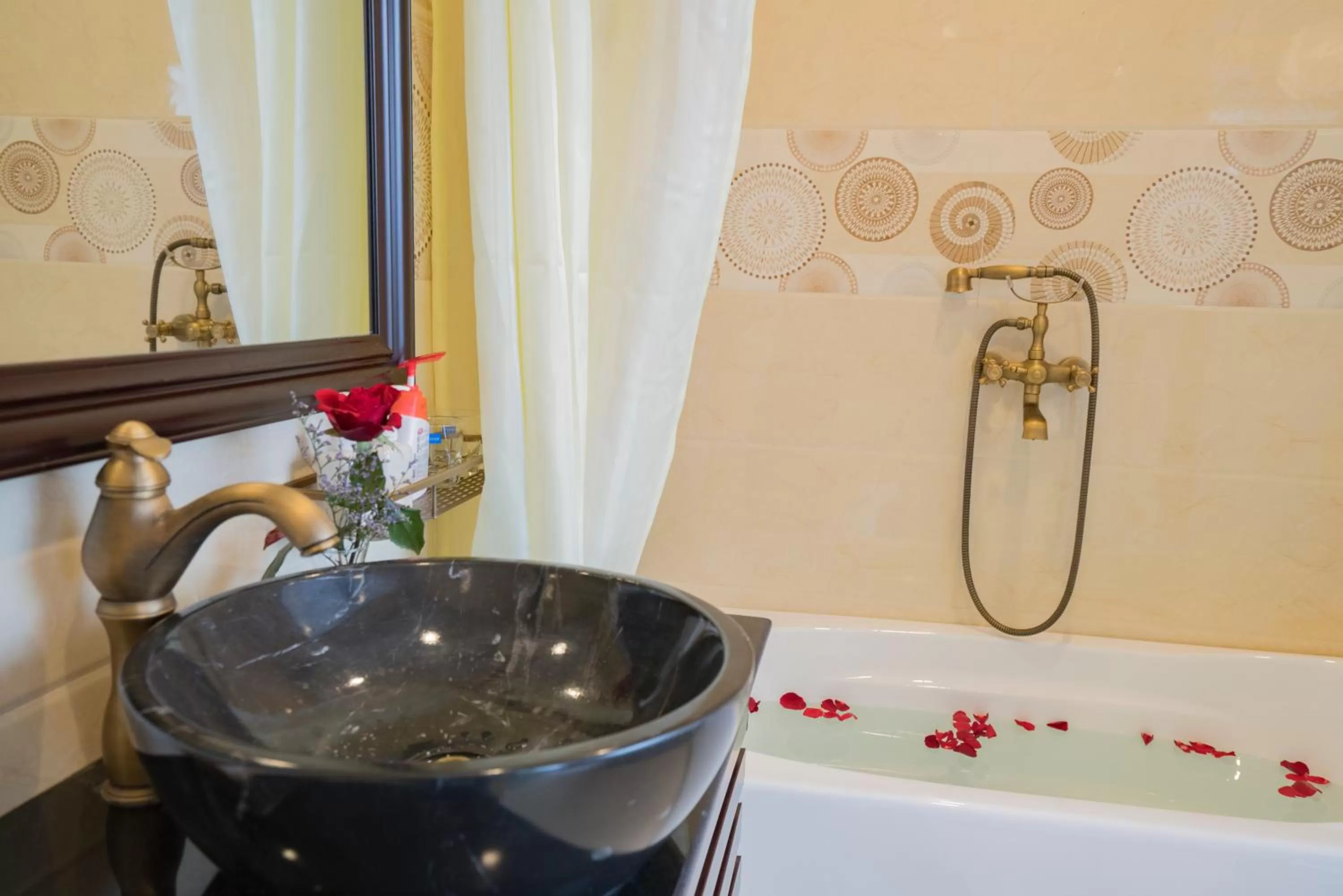 Hot Tub in Hoi An Discovery Villa