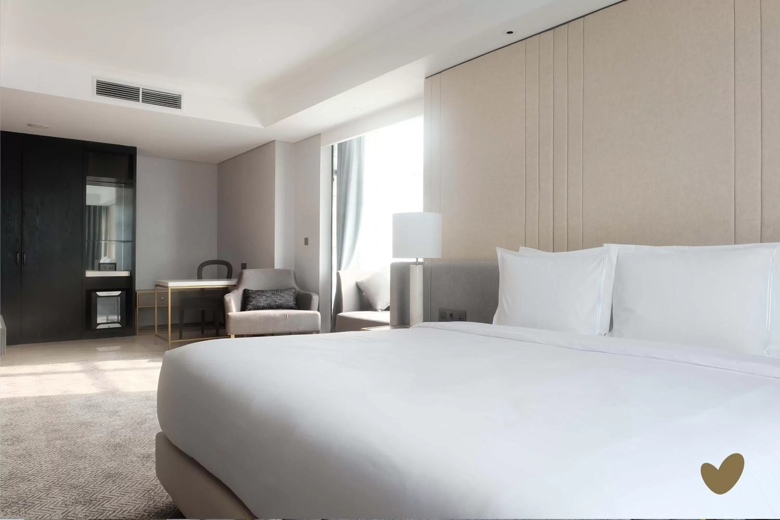 Bed in Goodrich Suites, Jakarta