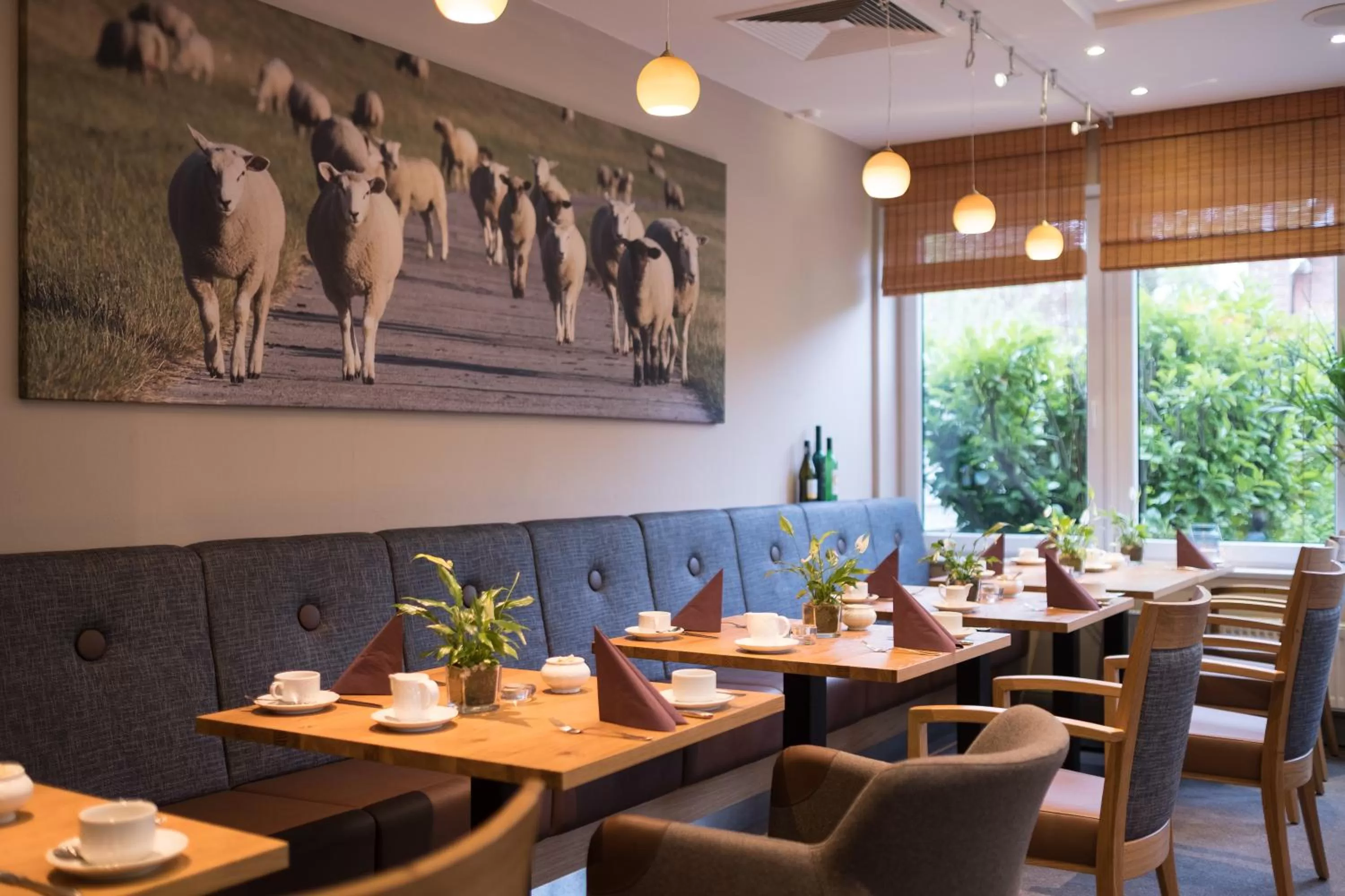 Restaurant/places to eat in BE BIO Hotel be active - Nähe historischer Hafen