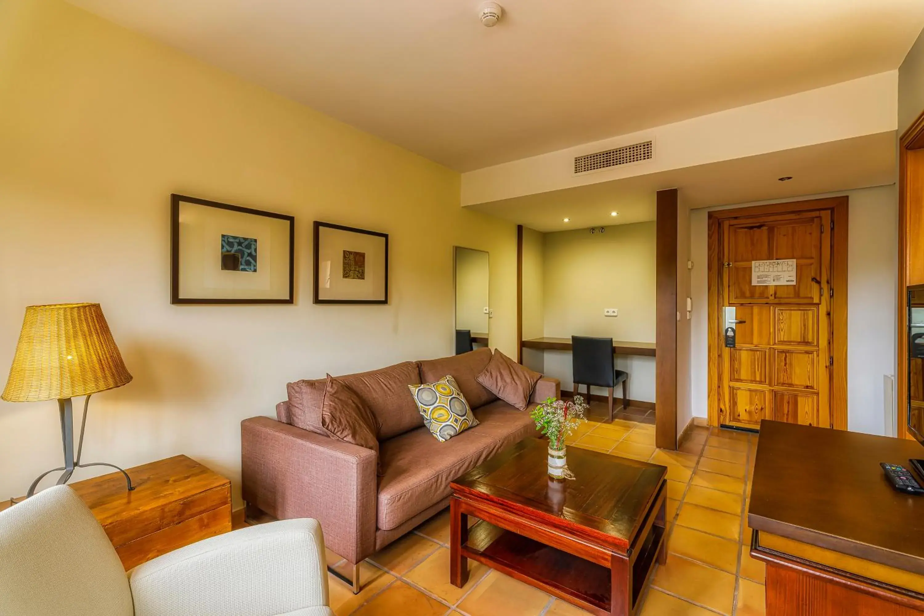 Living room in Jardines de La Santa