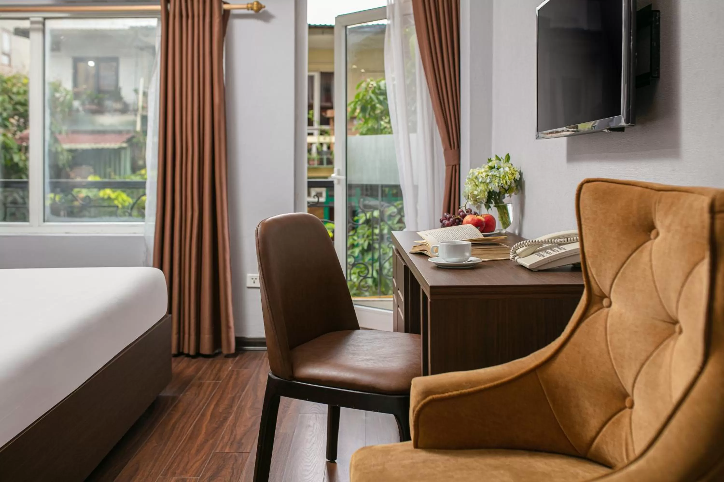 TV and multimedia, Bed in Hanoi Diamond King Hotel & Travel