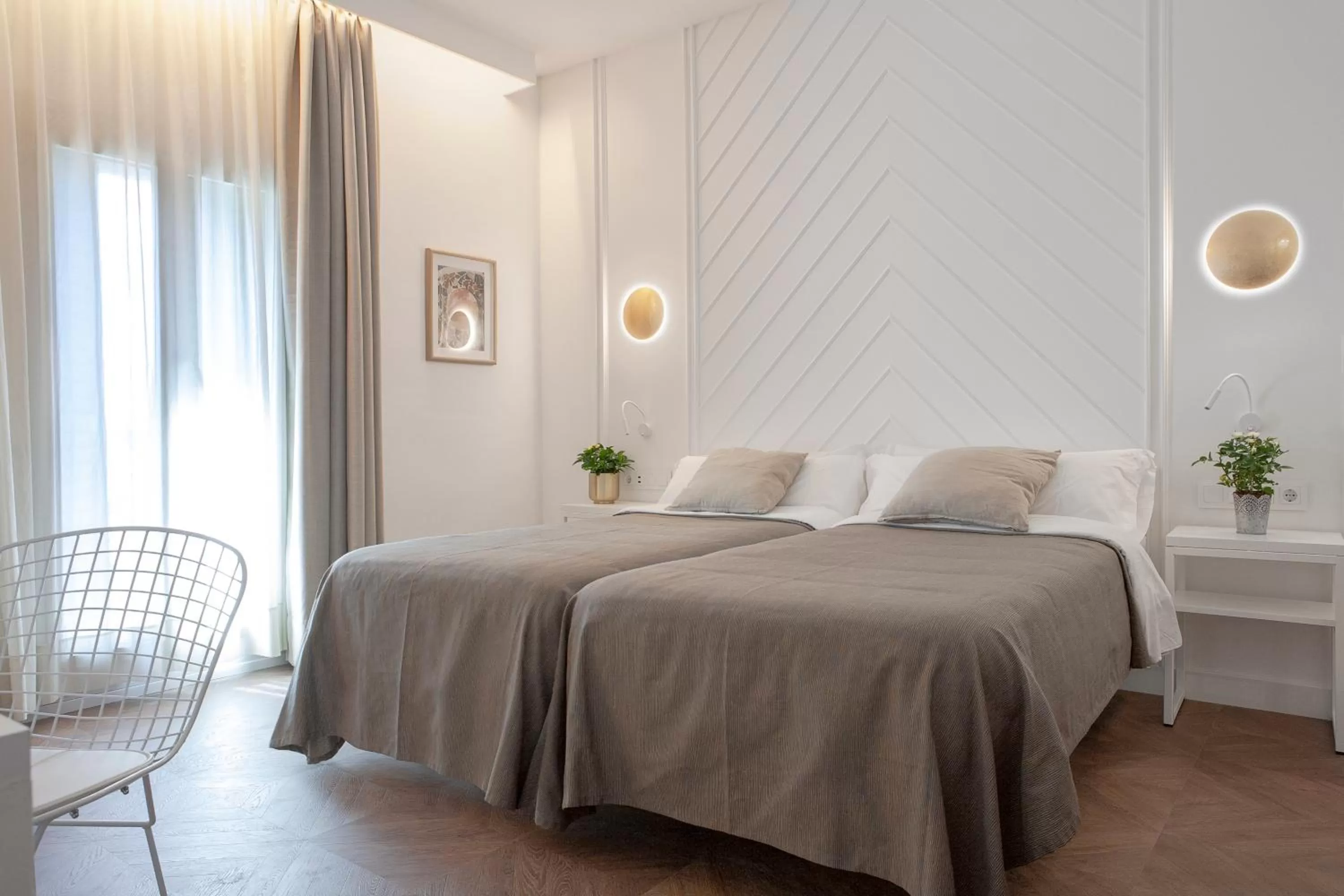 Bedroom, Bed in Gaudi Hotel