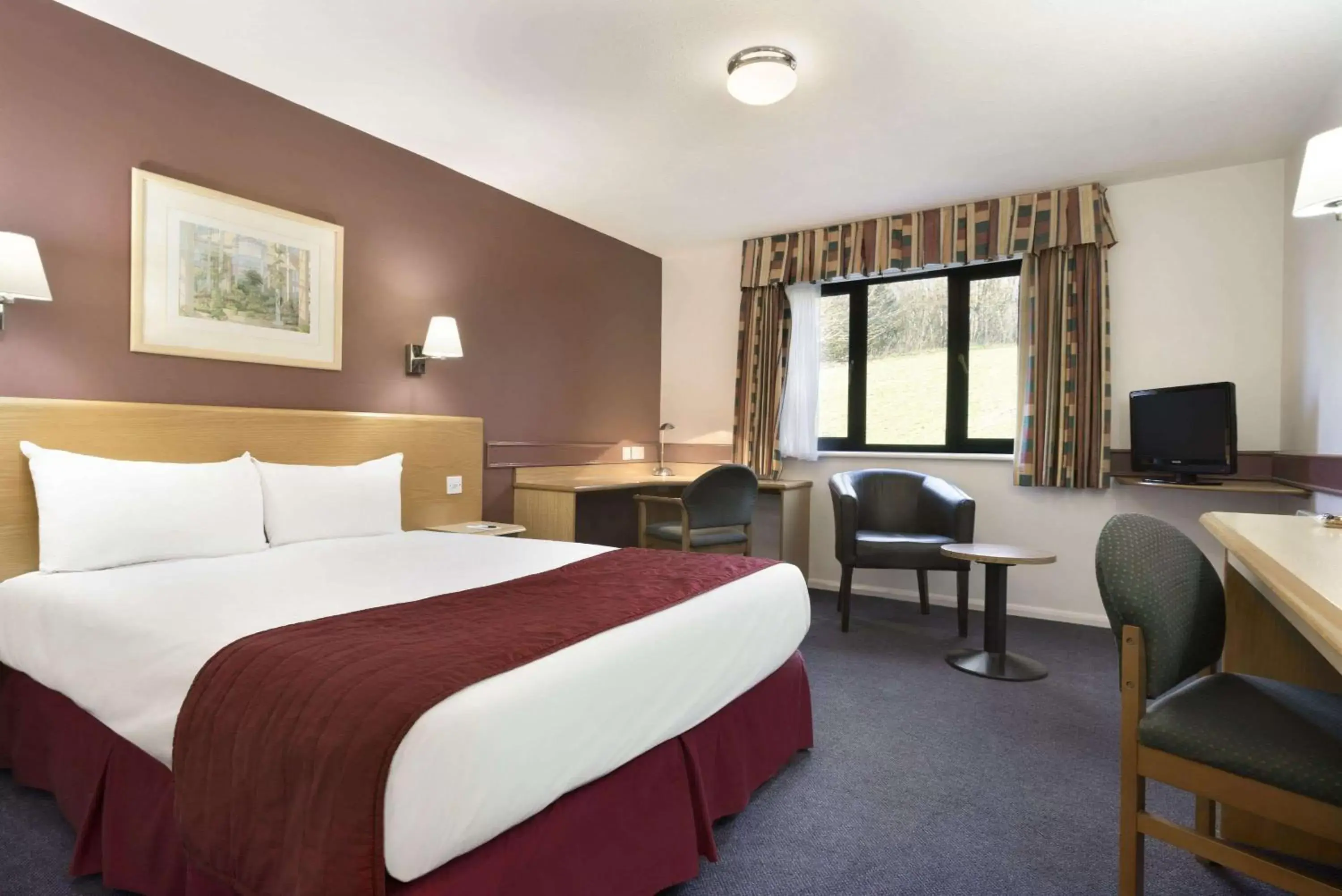 Photo of the whole room in Days Inn Hotel Membury