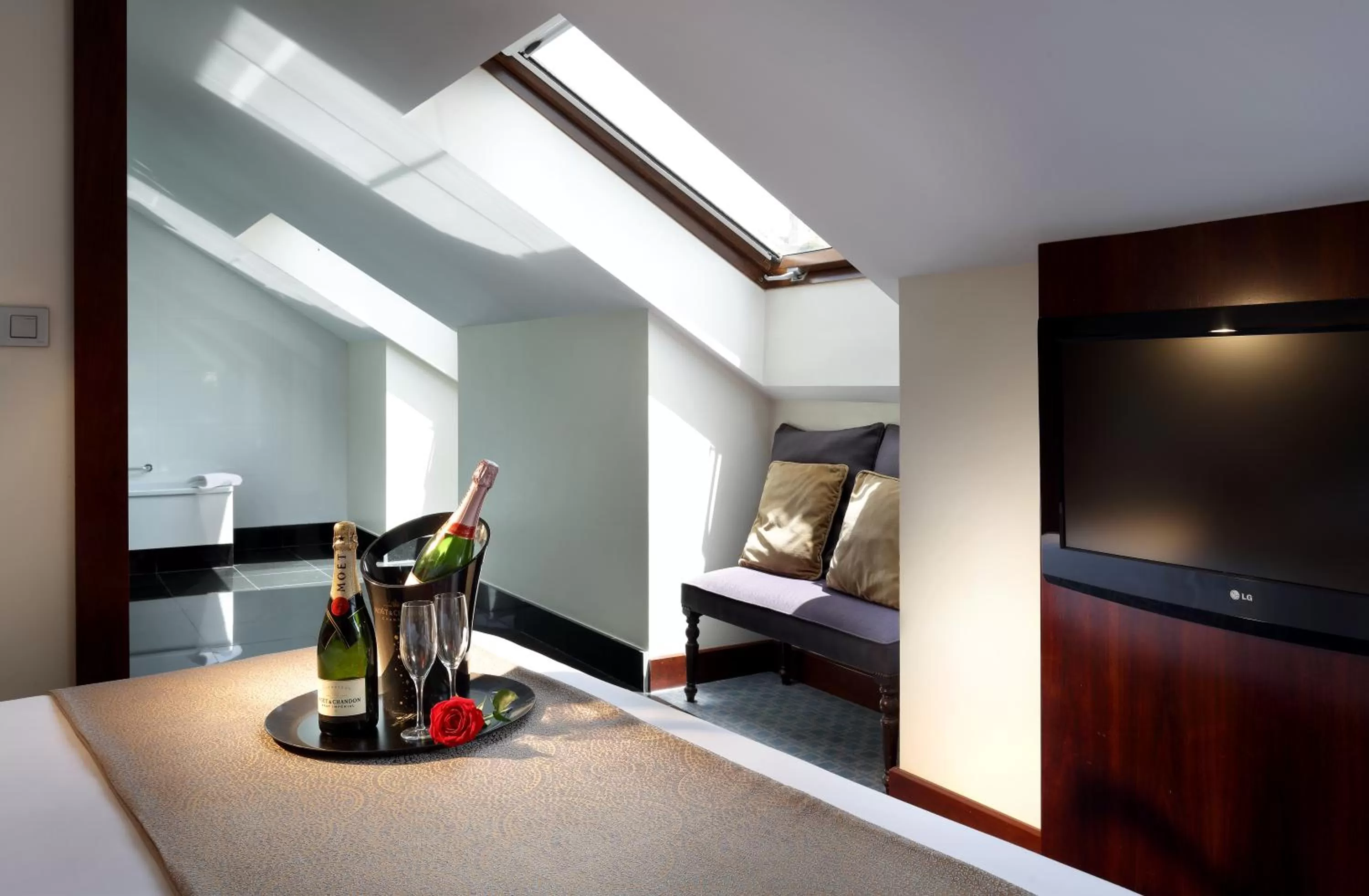 Bed in Eurostars Gran Via