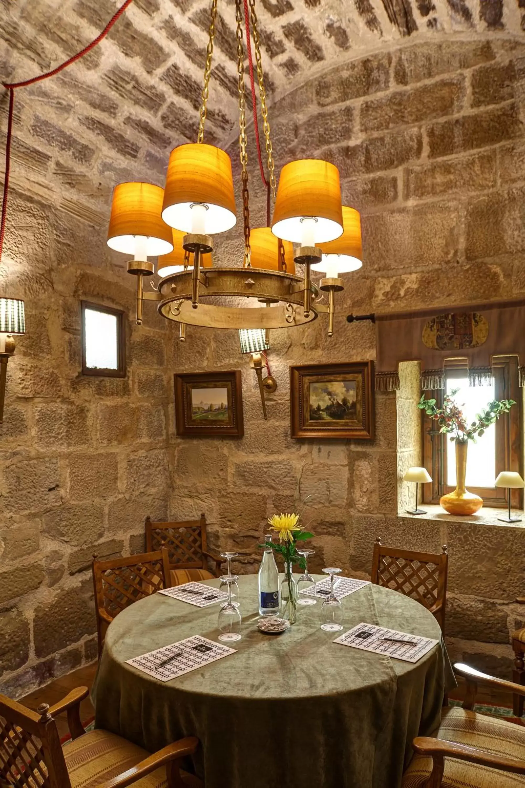 Game Room, Restaurant/Places to Eat in Parador de Olite
