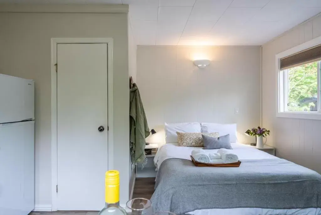 Deluxe Queen Suite in Barefoot Villas and Retreat Deluxe Queen Suite in Barefoot Villas and Retreat