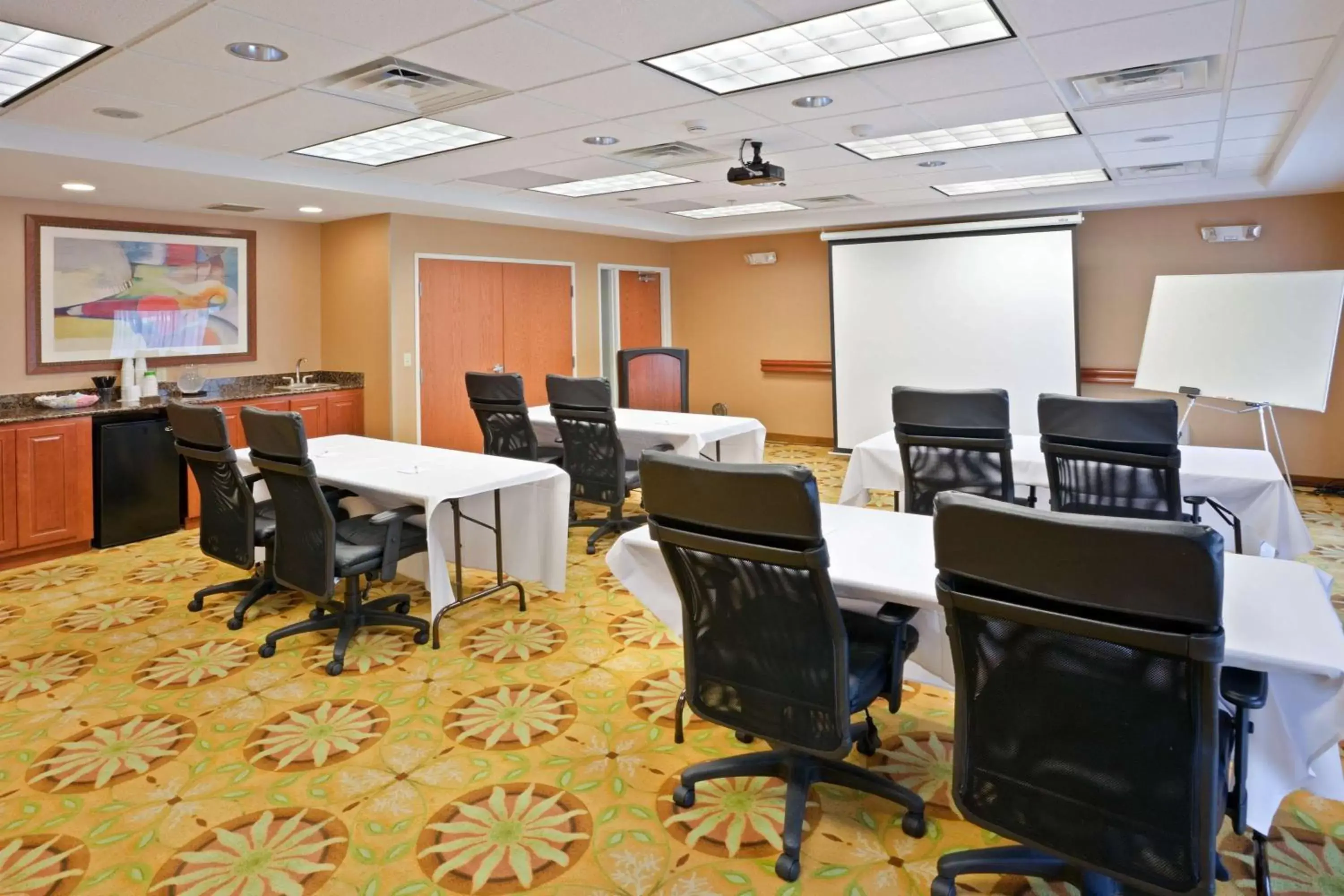 Meeting/conference room in Hampton Inn Detroit - Shelby Township