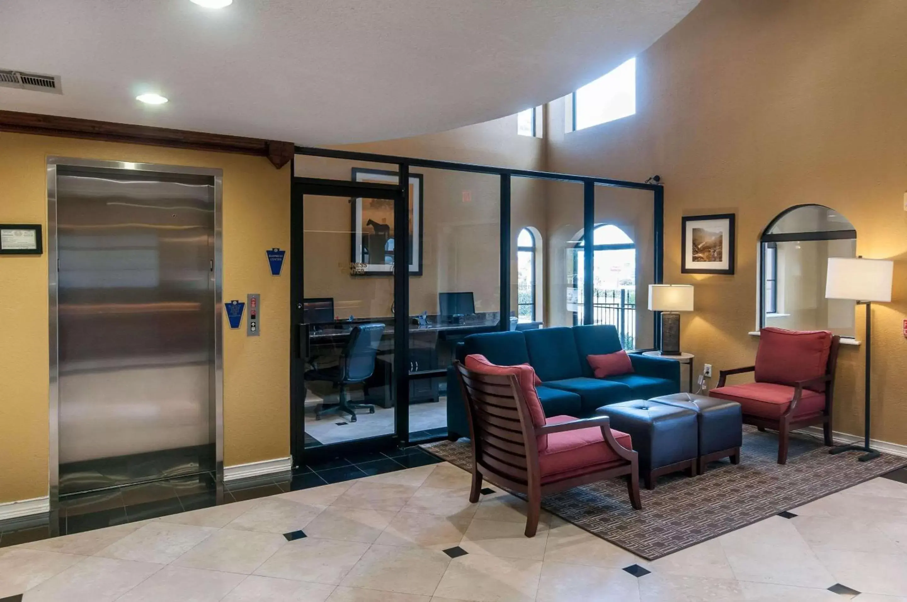 Lobby or reception, Seating Area in Comfort Inn Conroe