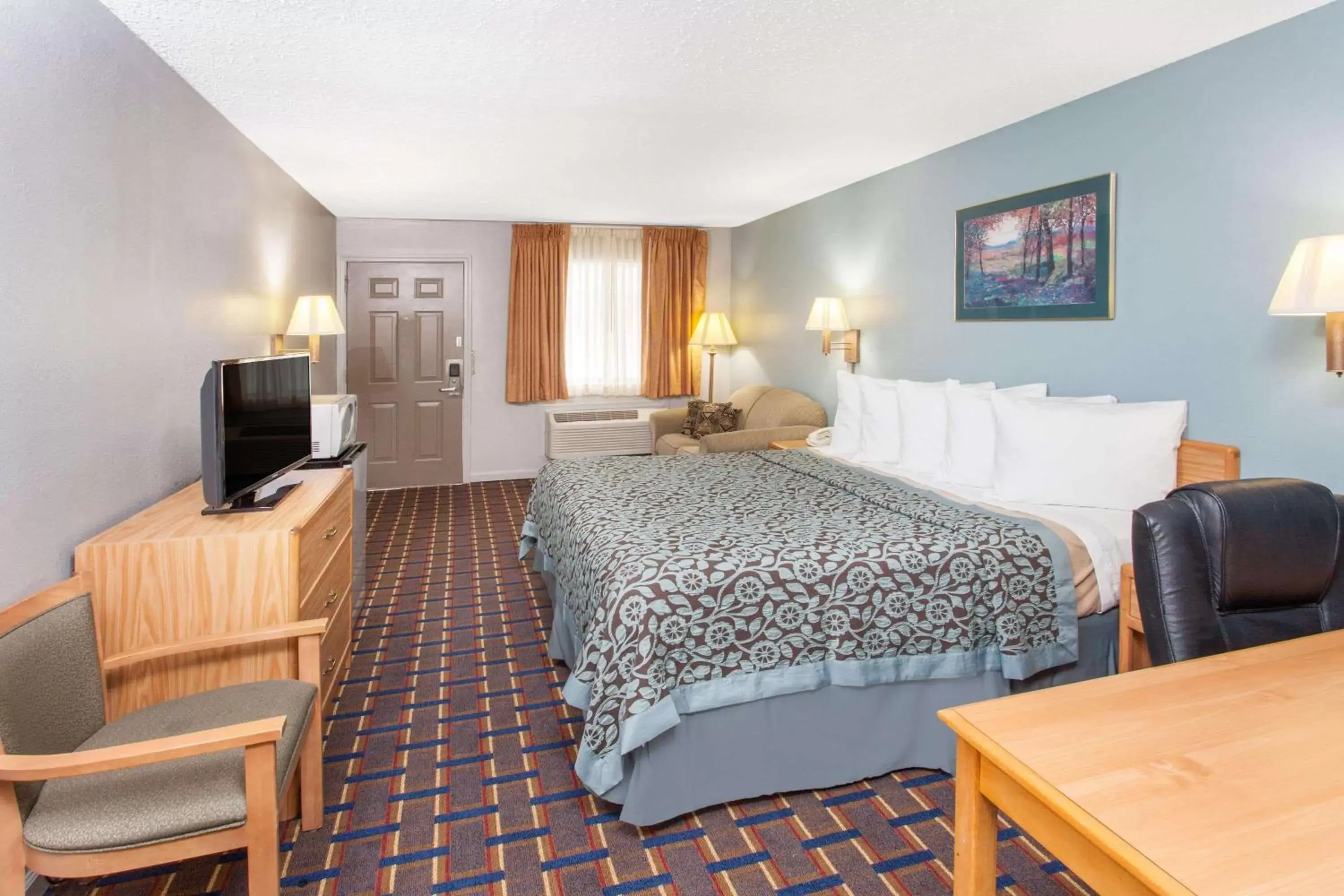 Photo of the whole room in Days Inn by Wyndham Farmer City