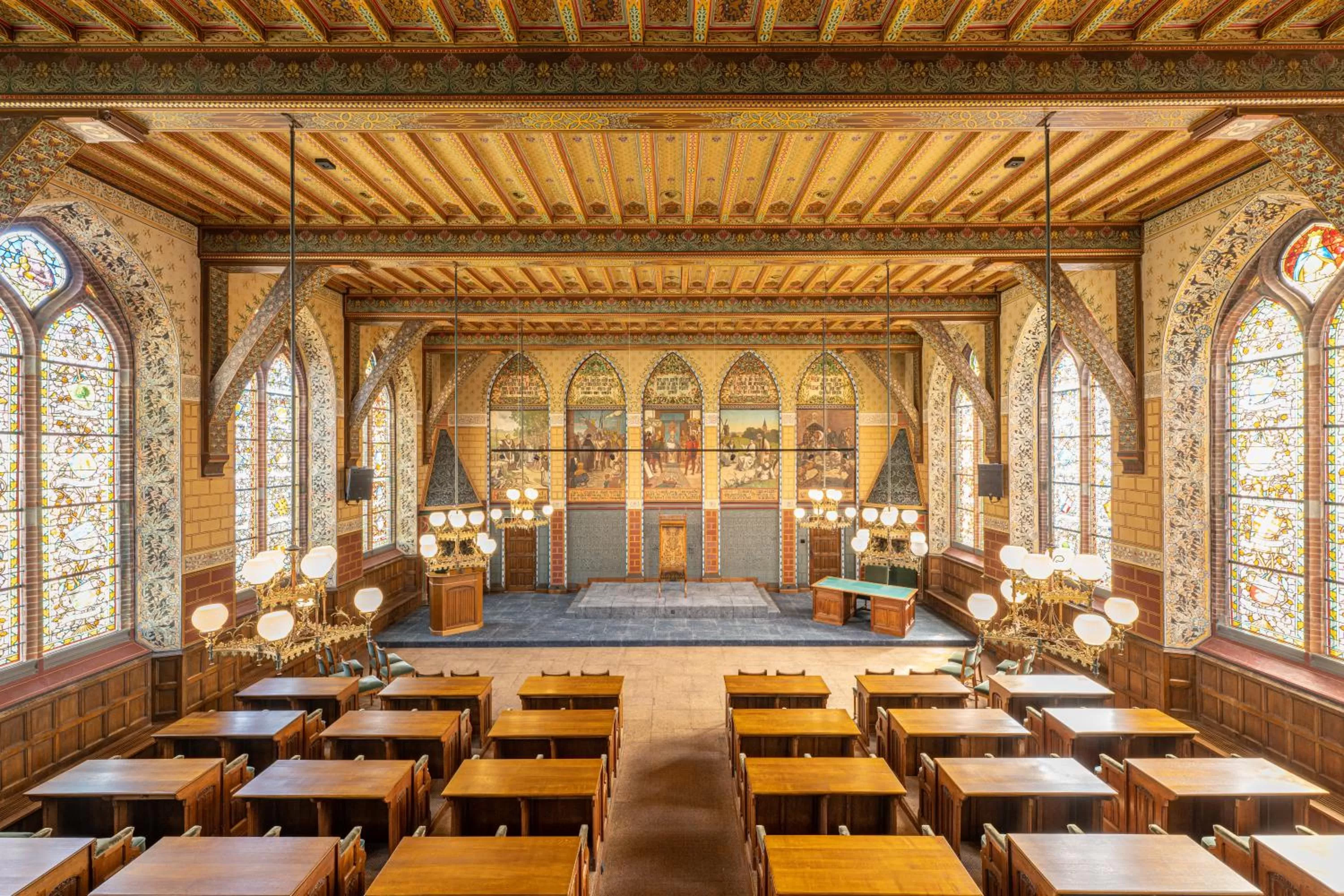 Restaurant/Places to Eat in Hotel Staatsman