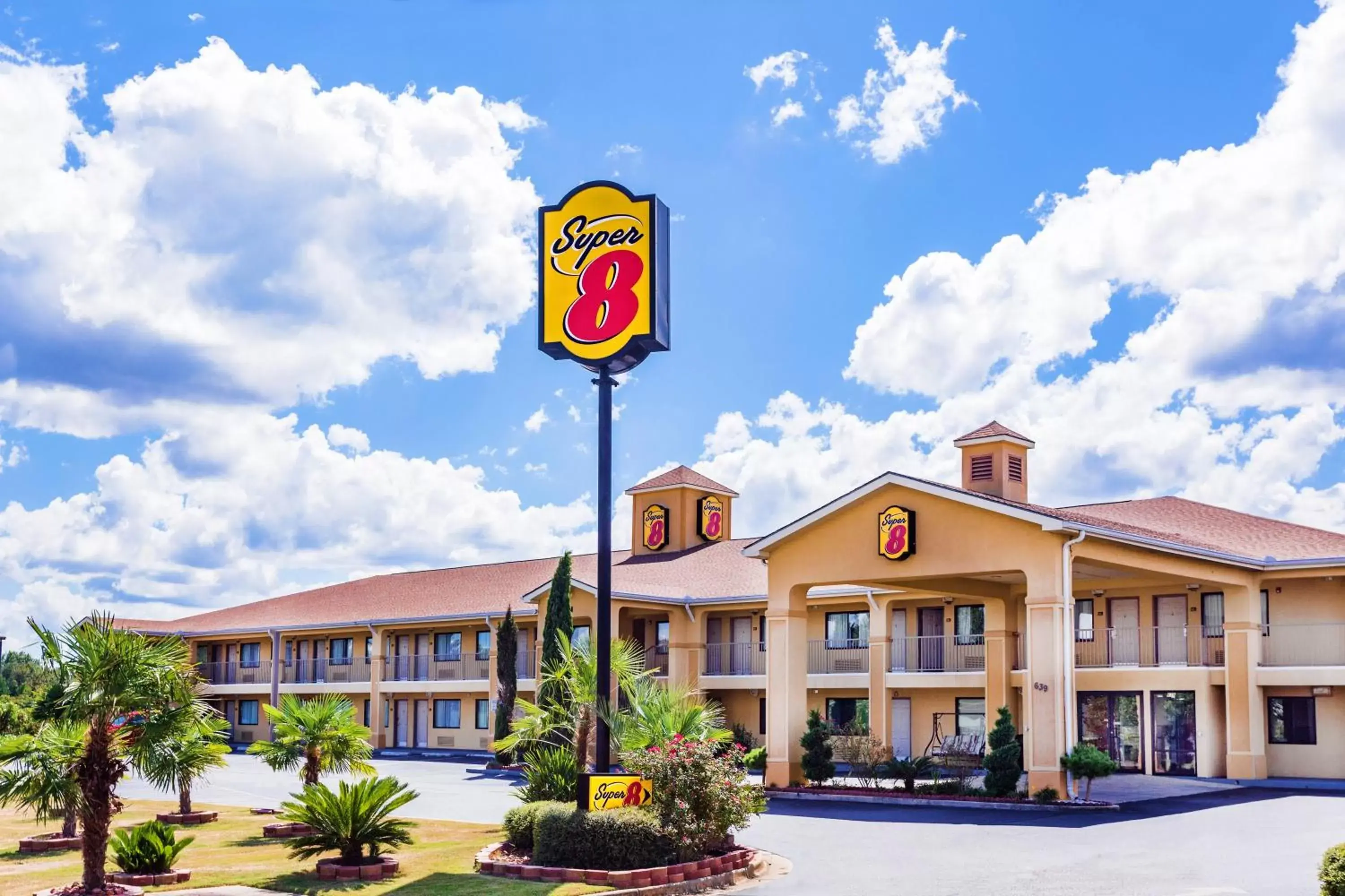 Facade/entrance, Property Building in Super 8 by Wyndham Prattville Montgomery