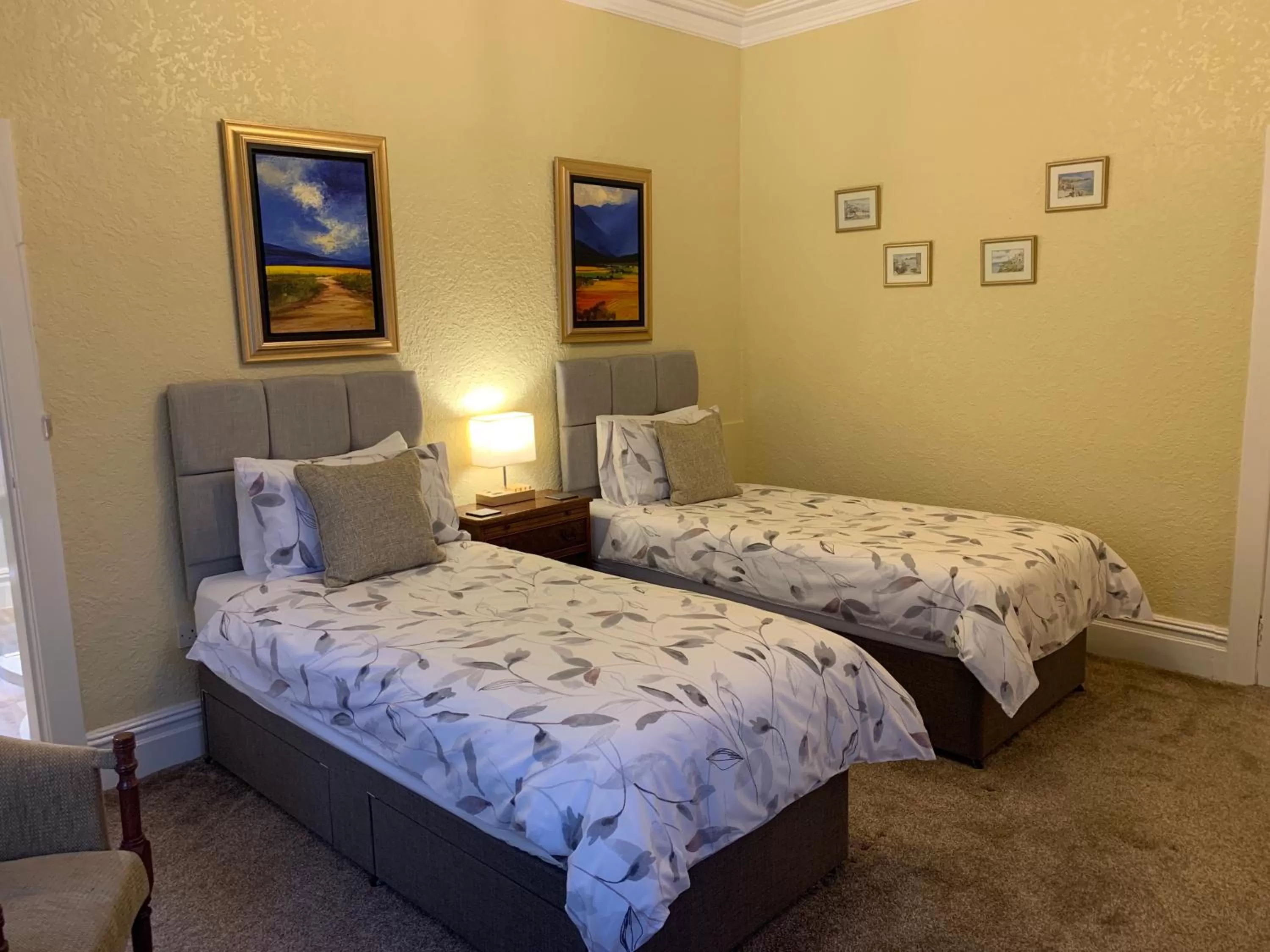 Bedroom, Bed in The Gaydon