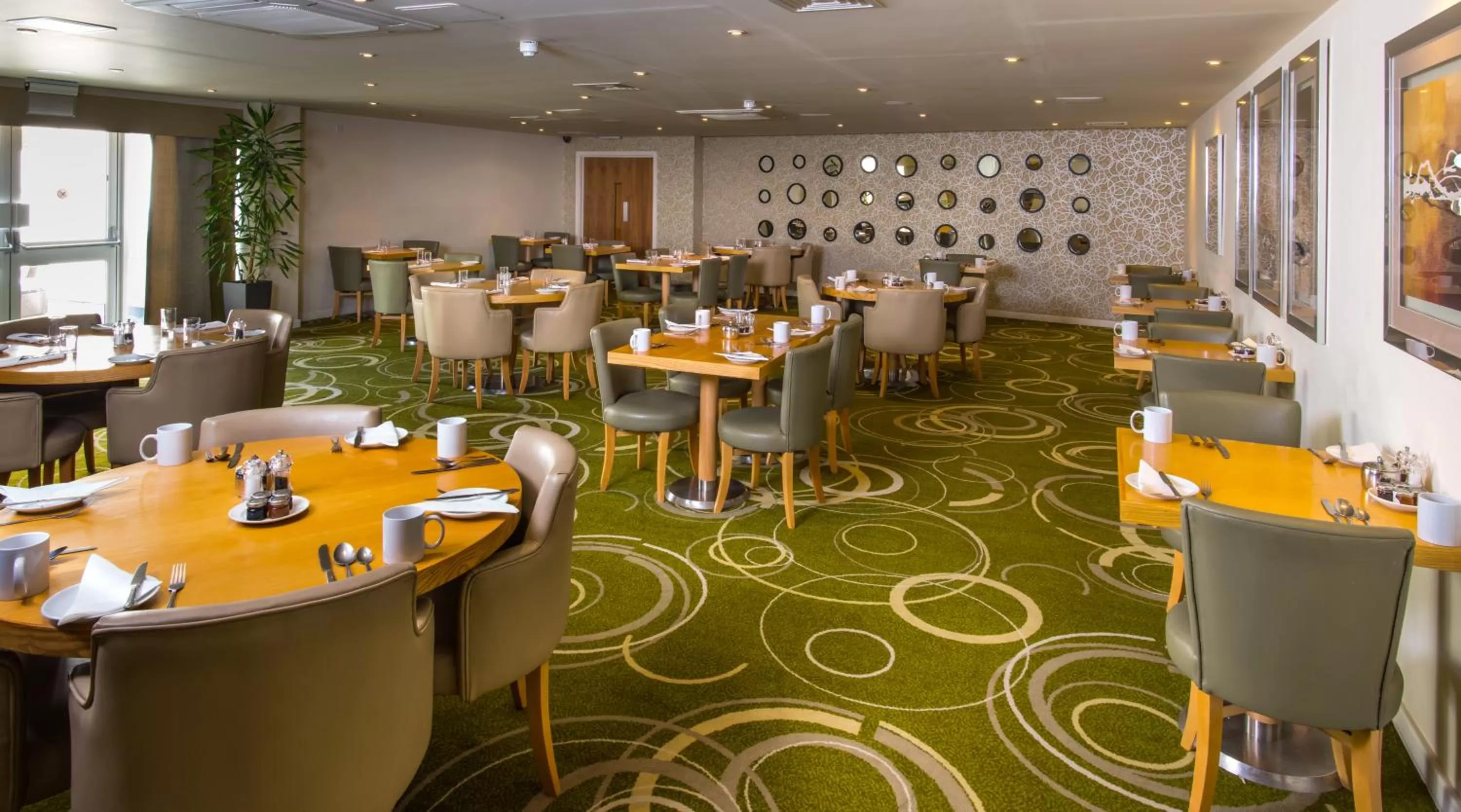 Restaurant/places to eat in Mercure Newbury West Grange Hotel