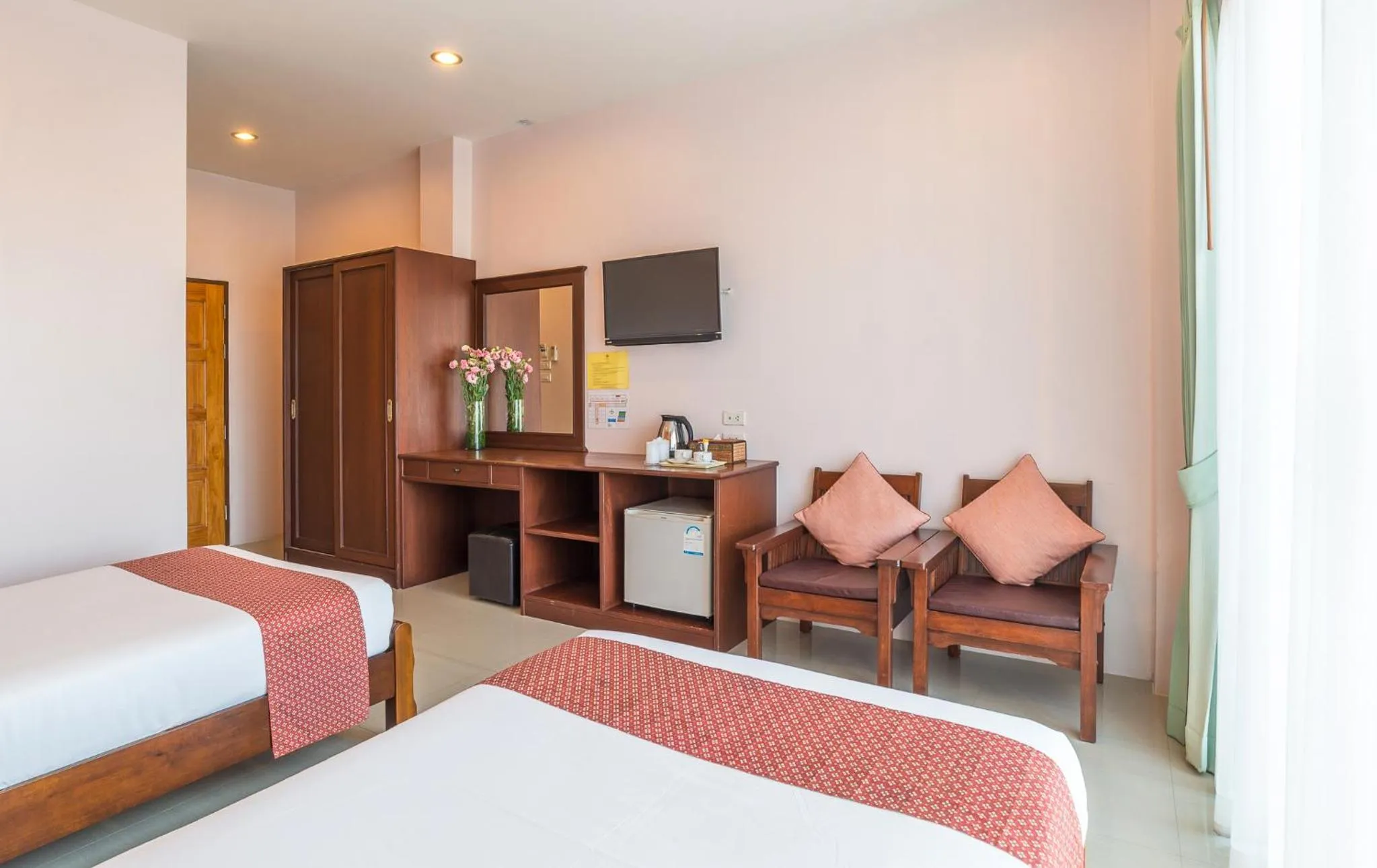 Coffee/tea facilities, Bed in Krabi Phetpailin Hotel