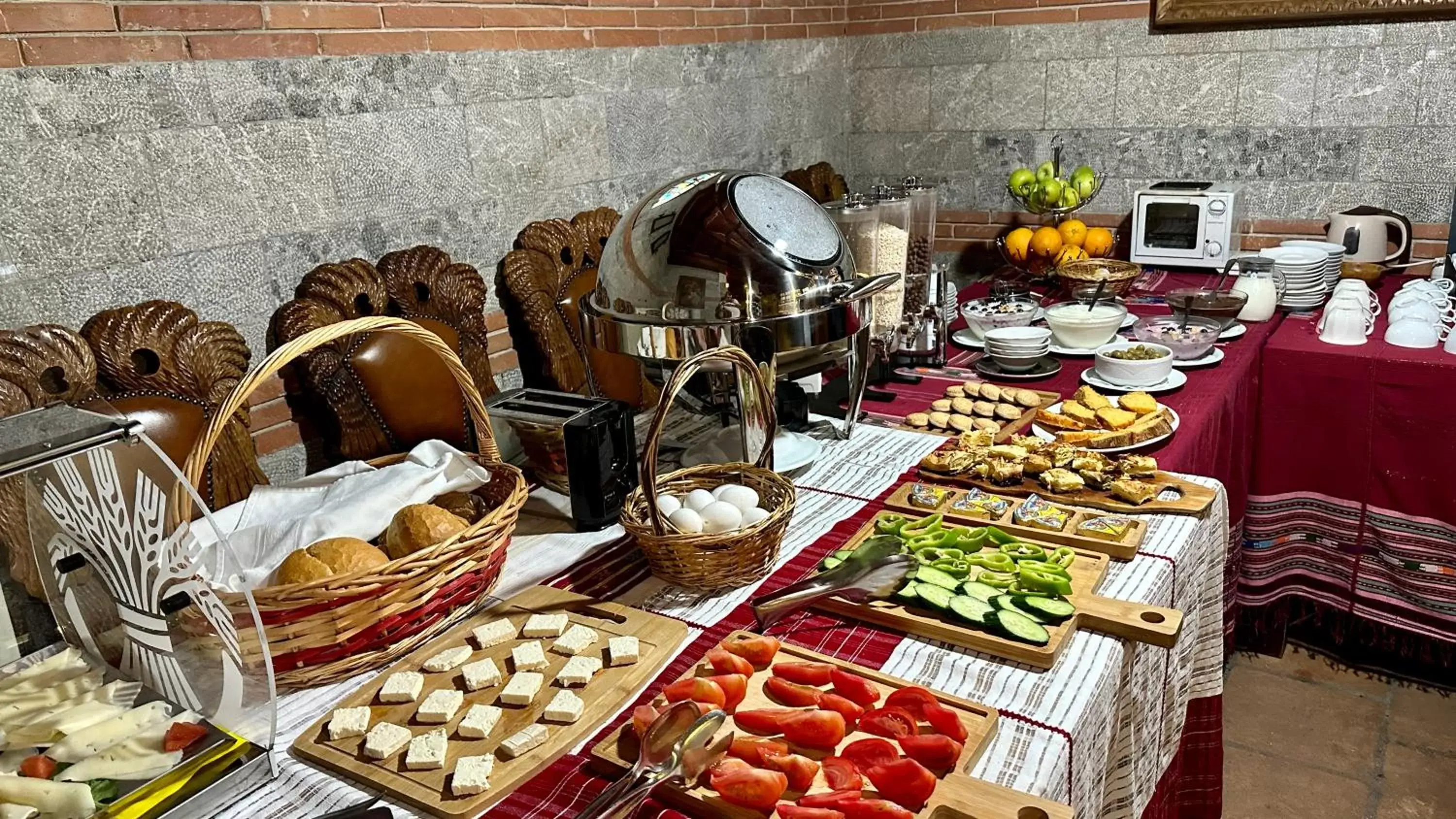 Food and drinks in Brilant Antik Hotel