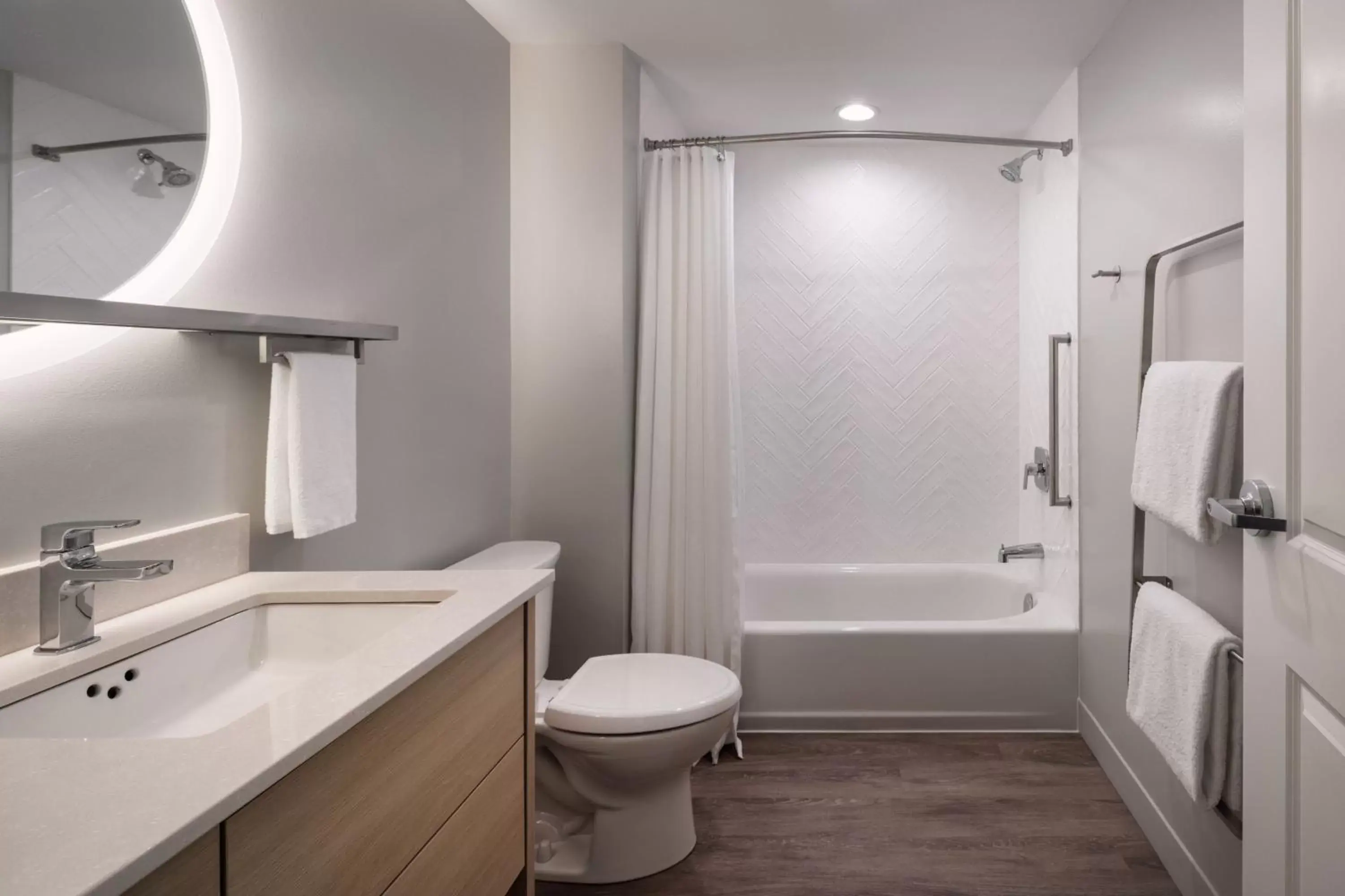Bathroom in TownePlace Suites by Marriott West Kelowna