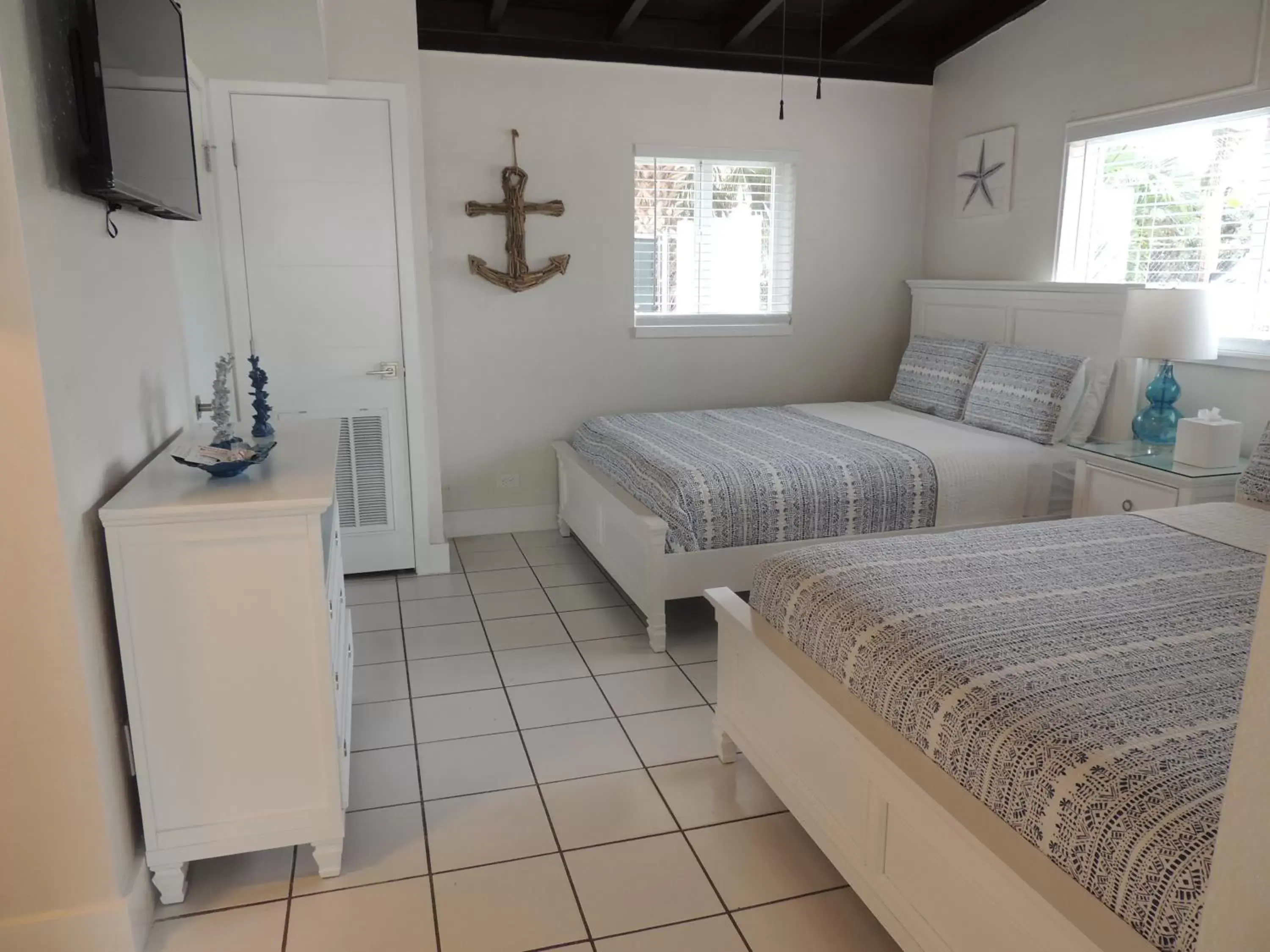 Bedroom, Bed in Sands of Islamorada