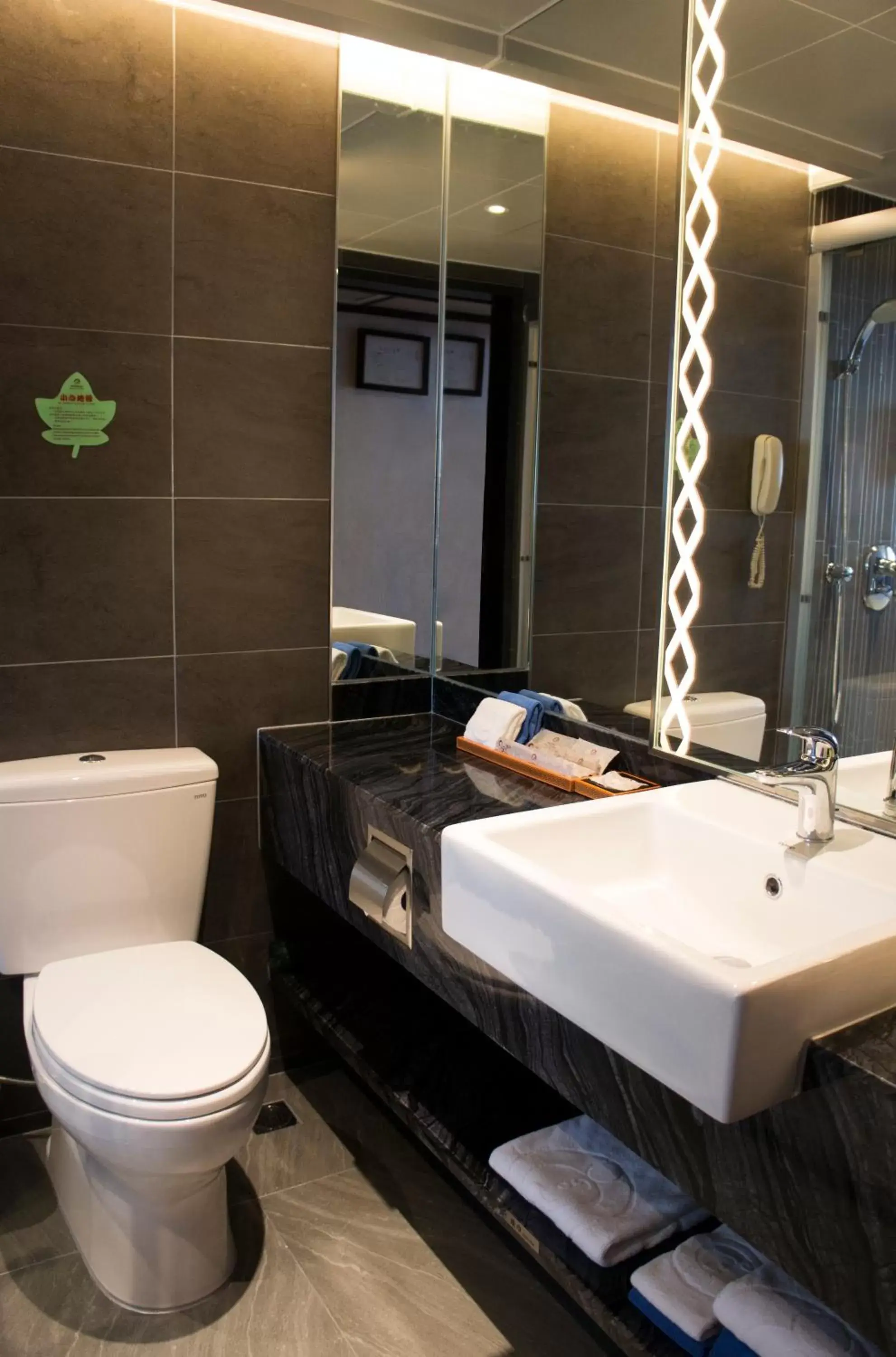 Bathroom in Shenzhen Lido Hotel