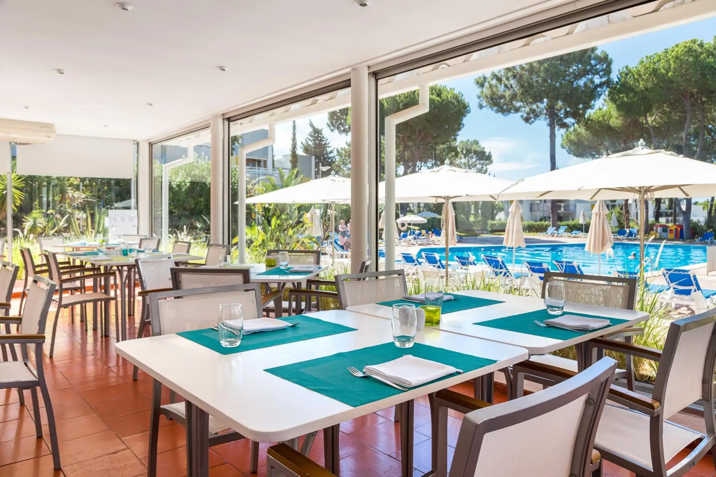 Restaurant/places to eat in Apartamentos Turisticos Pinhal Da Marina Restaurant/places to eat in Apartamentos Turisticos Pinhal Da Marina