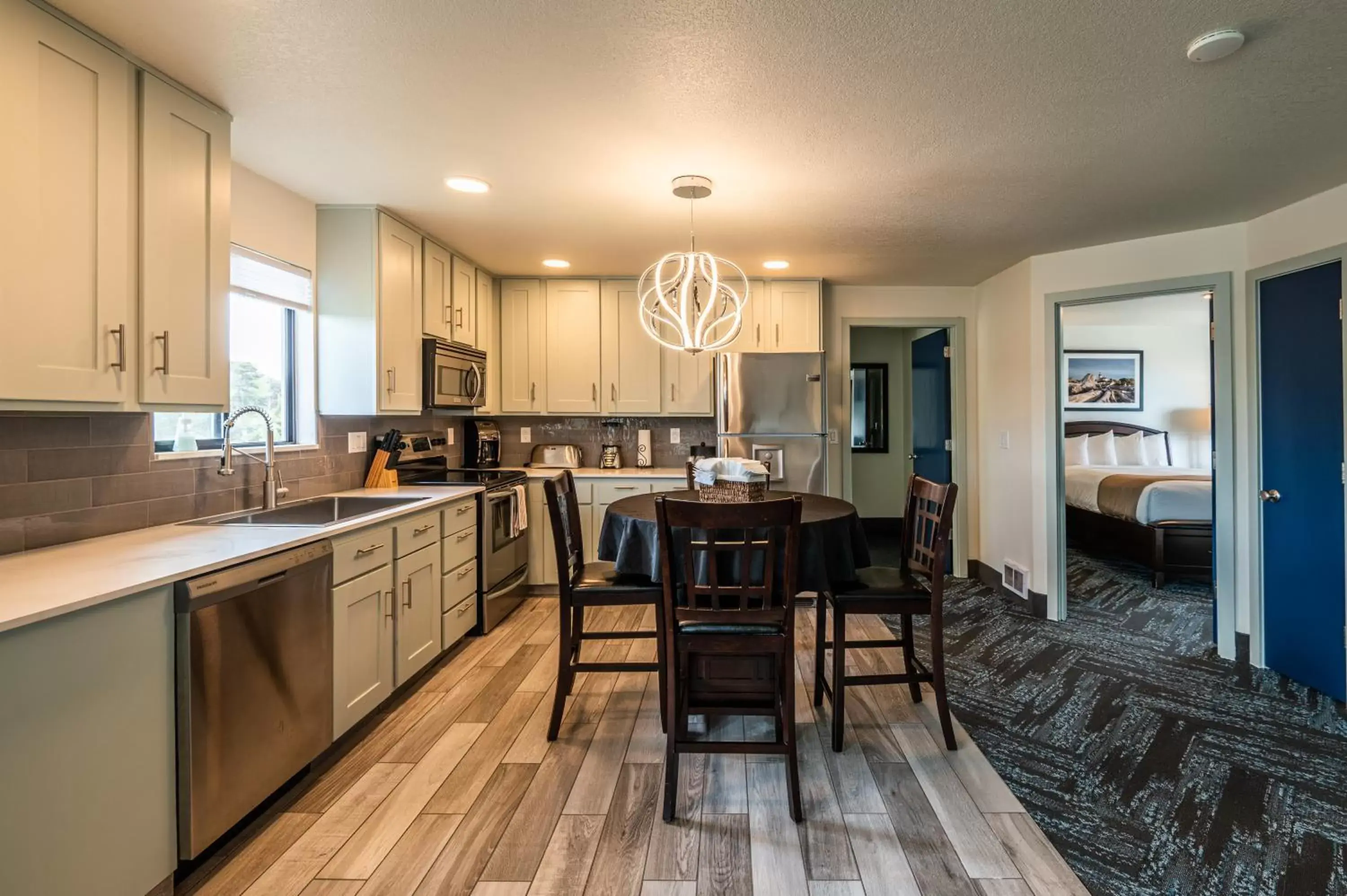 Kitchen/Kitchenette in Bandon Inn