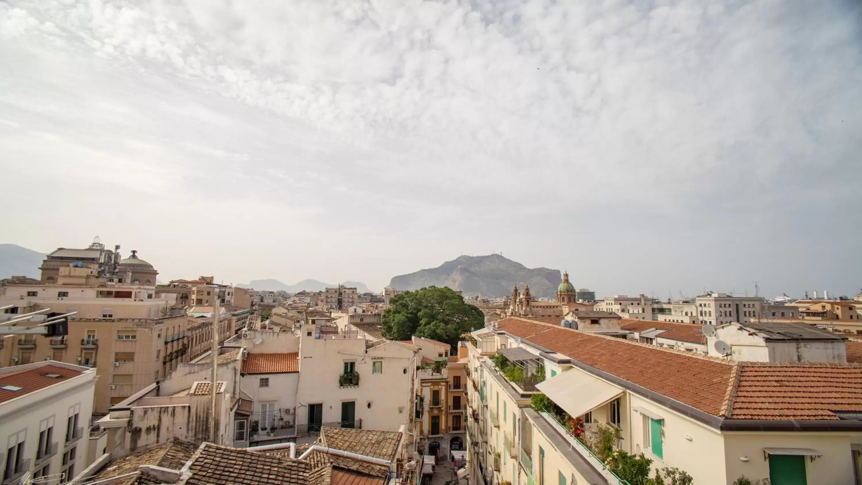 City view in Palermo Historia
