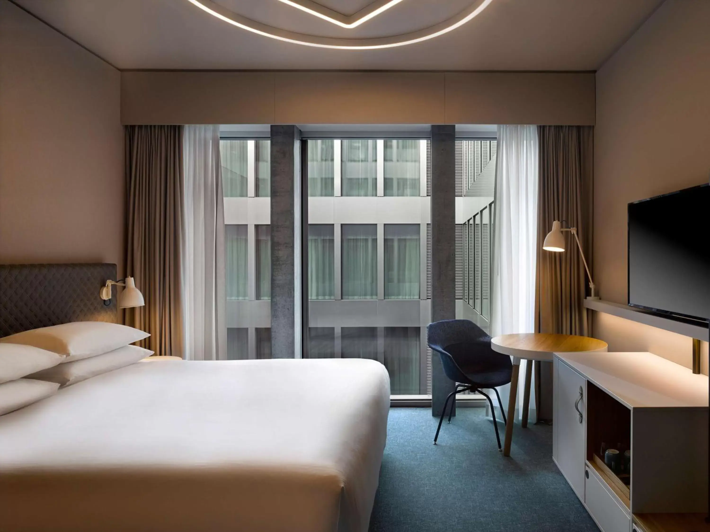 Bed in Hyatt Place Zurich Airport the Circle