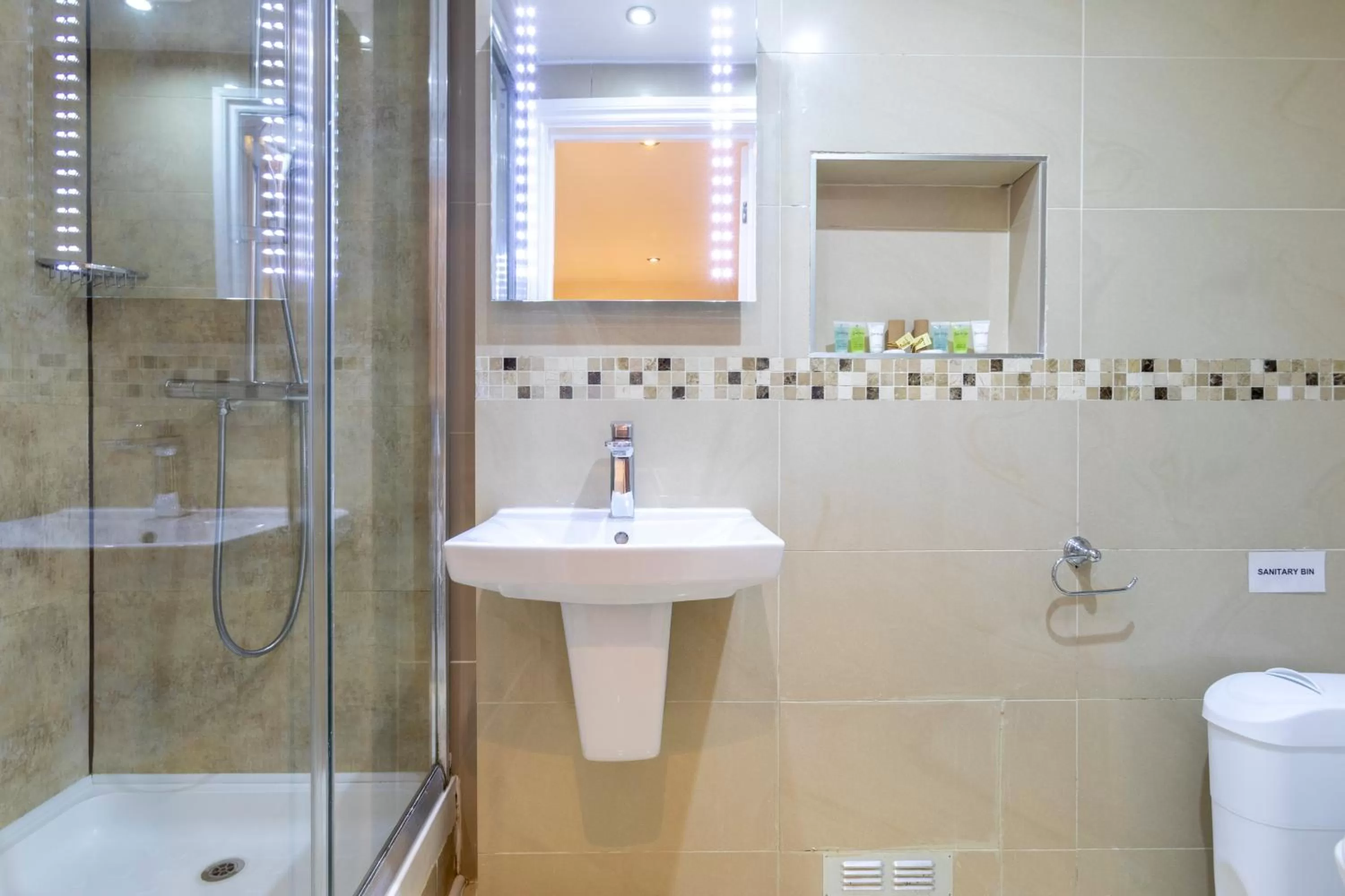 Bathroom in Hotel Shepherds Bush London