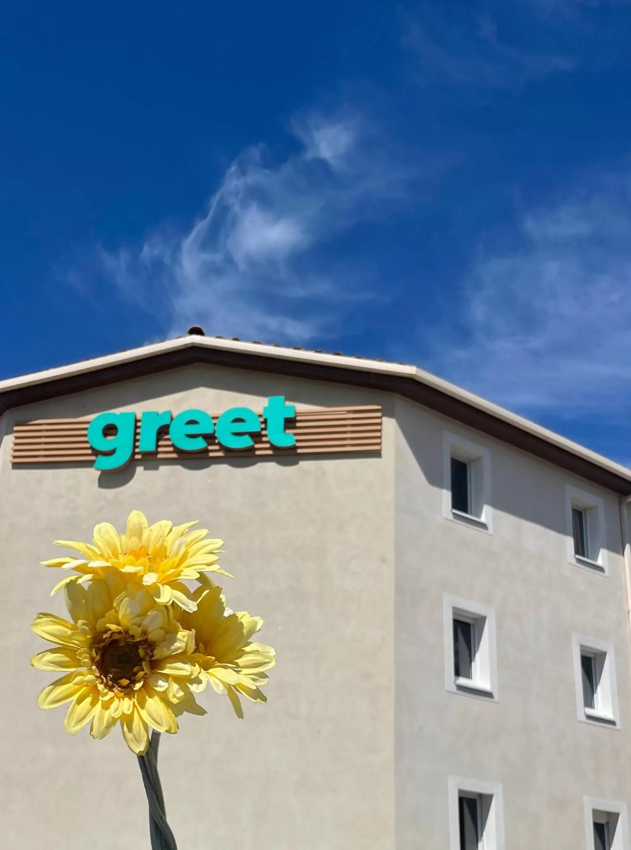 Property building in greet hôtel Pont du Gard - Route d'Avignon