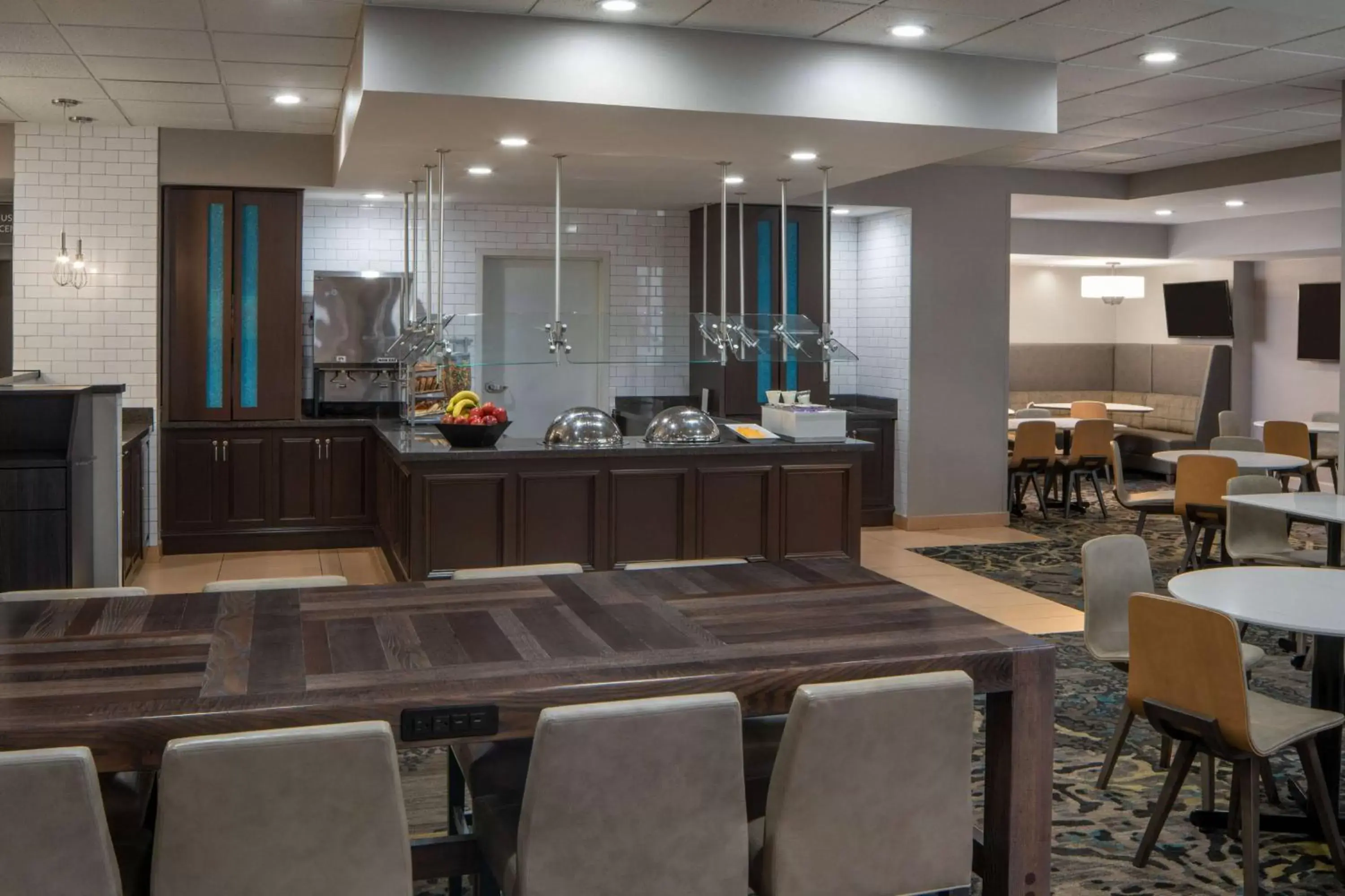 Breakfast in Sonesta ES Suites New Orleans Convention Center Breakfast in Sonesta ES Suites New Orleans Convention Center